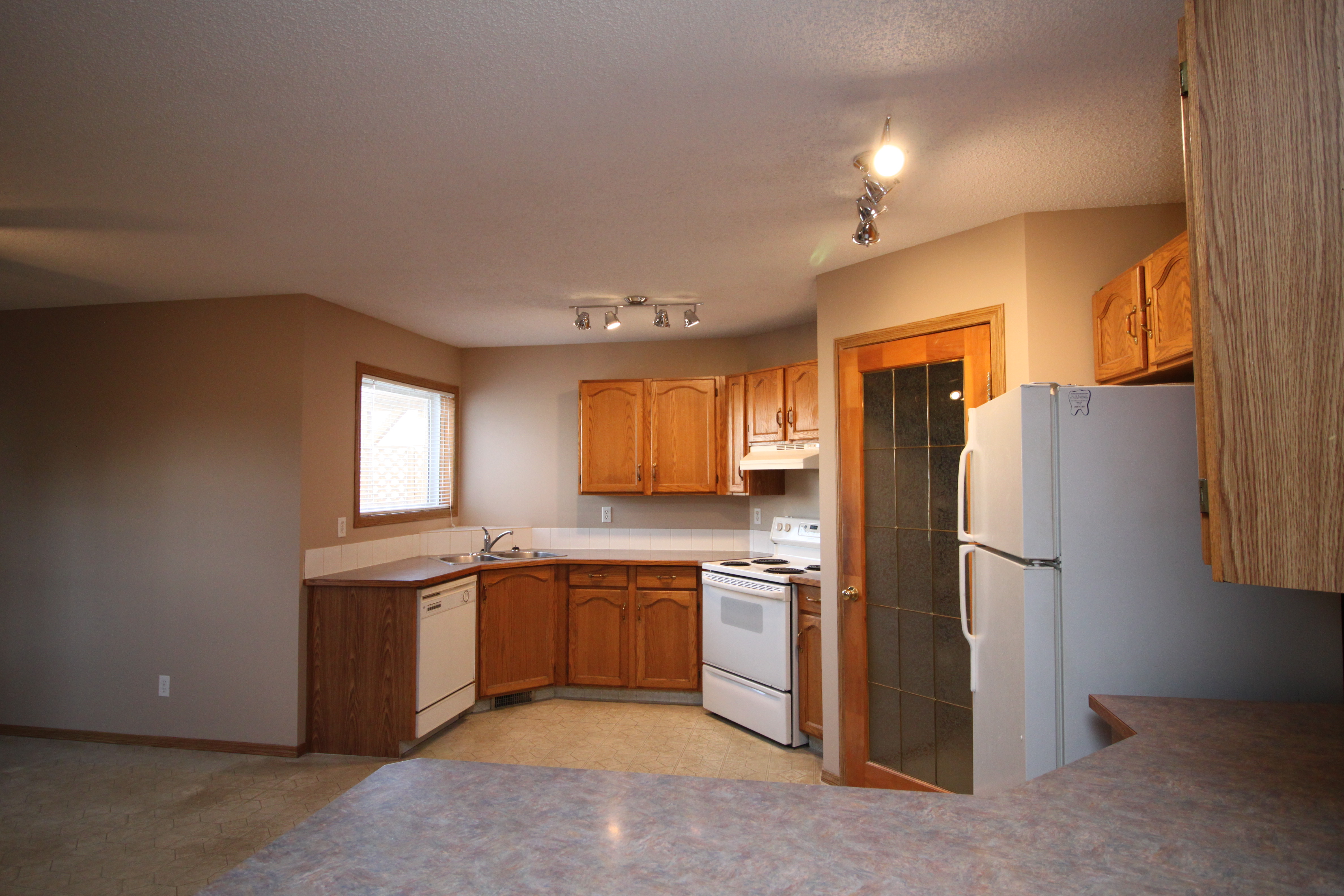 259 Covewood Park NE, Calgary, Alberta T3K 4V7, 3 Bedrooms Bedrooms, ,2.5 BathroomsBathrooms,House,For Rent,Covewood Park NE,1059