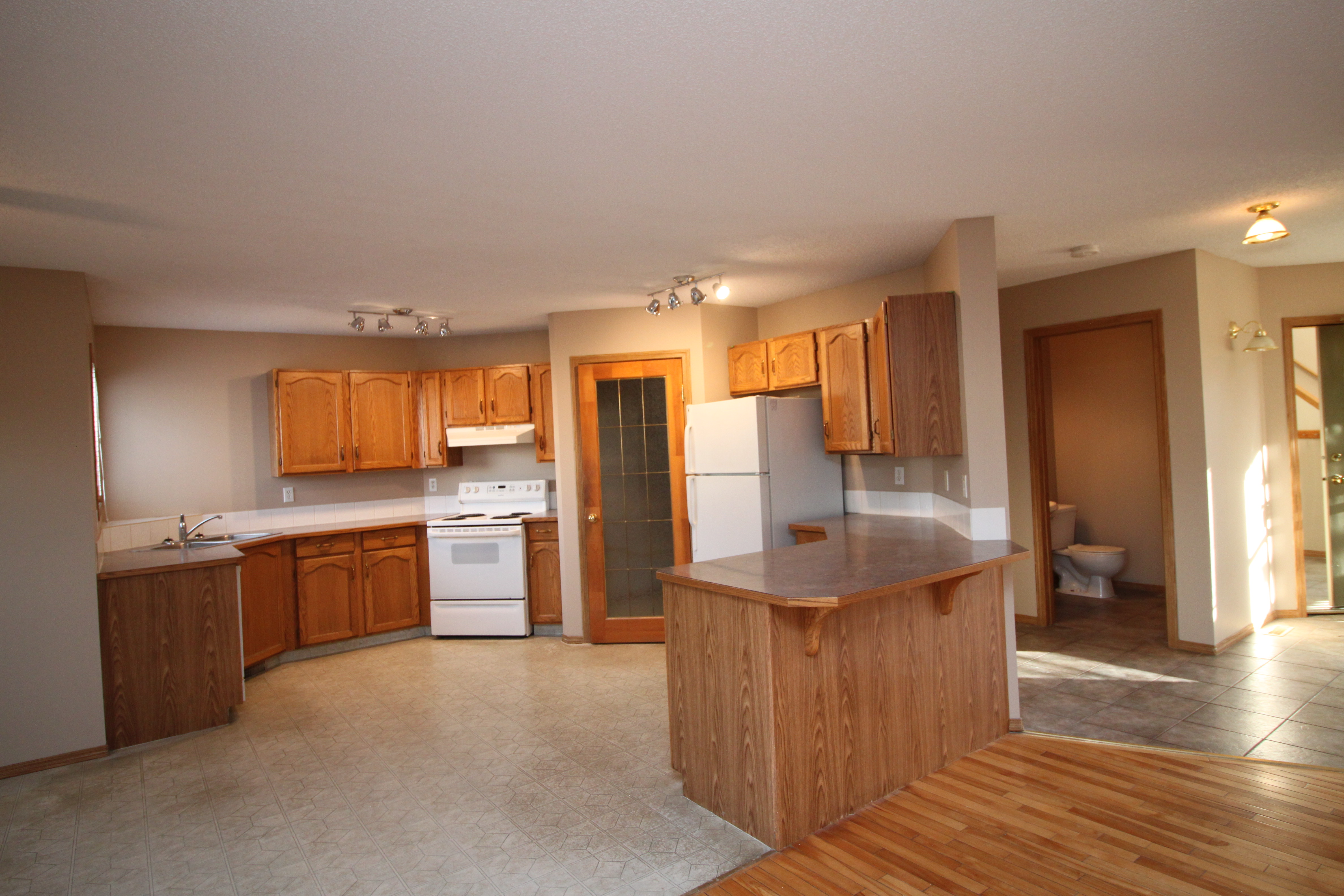 259 Covewood Park NE, Calgary, Alberta T3K 4V7, 3 Bedrooms Bedrooms, ,2.5 BathroomsBathrooms,House,For Rent,Covewood Park NE,1059