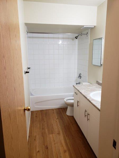 201 1720 13 St SW, Calgary, Alberta T3A 2E6, 1 Bedroom Bedrooms, ,1 BathroomBathrooms,Apartment,For Rent,Labatt House,1720 13 St SW,1087