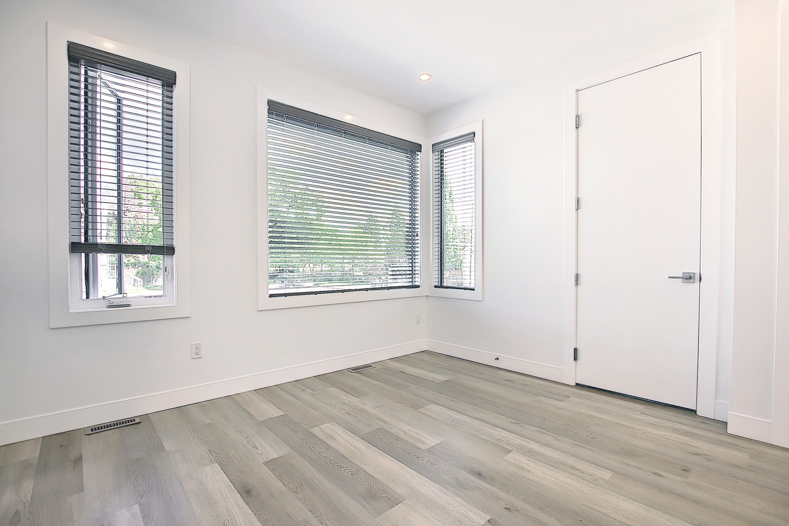 3241 Kinsale Road SW, Calgary, Alberta T3E 4S1, 2 Bedrooms Bedrooms, ,2 BathroomsBathrooms,Townhouse,For Rent,Kinsale Road SW,1125