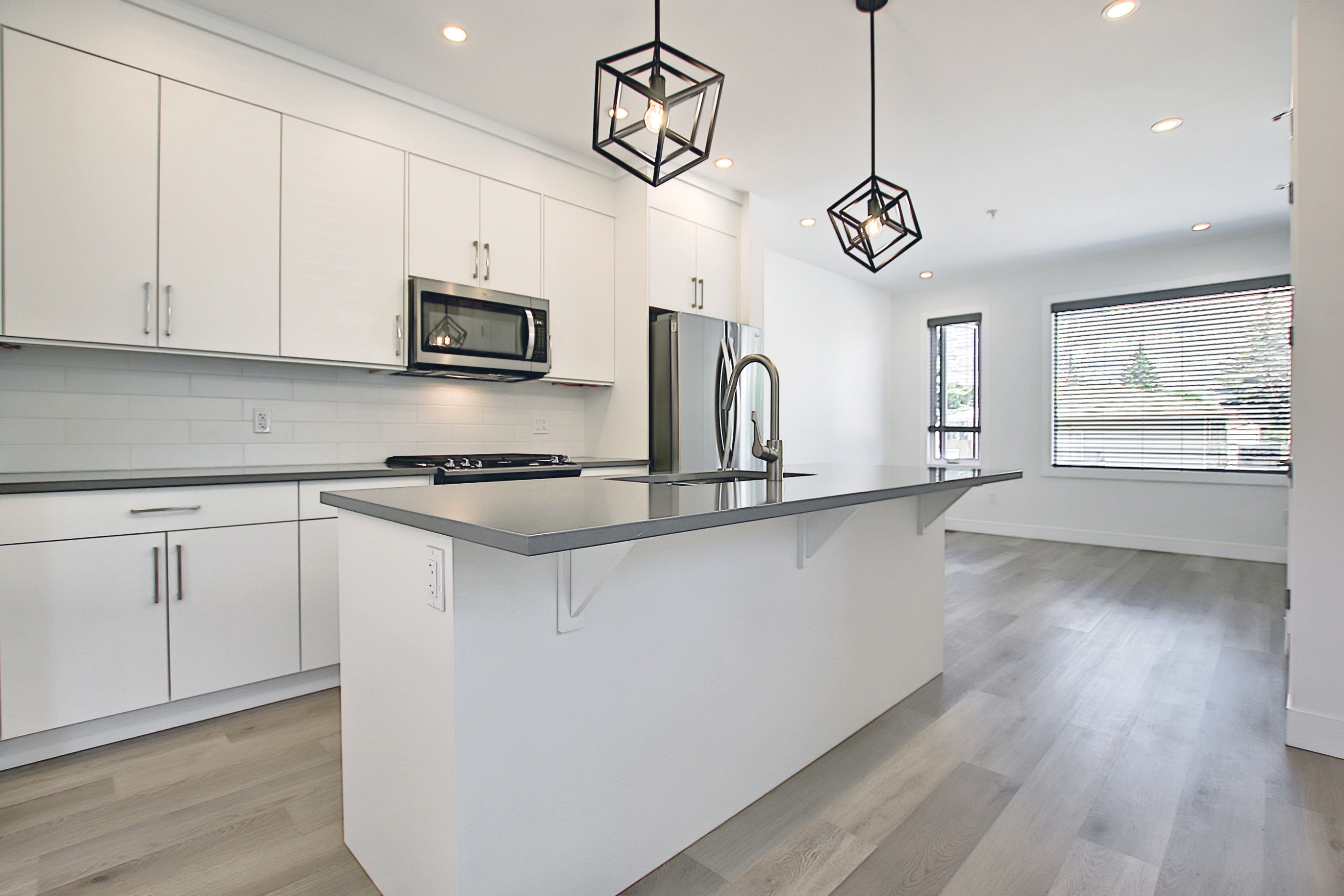 3241 Kinsale Road SW, Calgary, Alberta T3E 4S1, 2 Bedrooms Bedrooms, ,2 BathroomsBathrooms,Townhouse,For Rent,Kinsale Road SW,1125