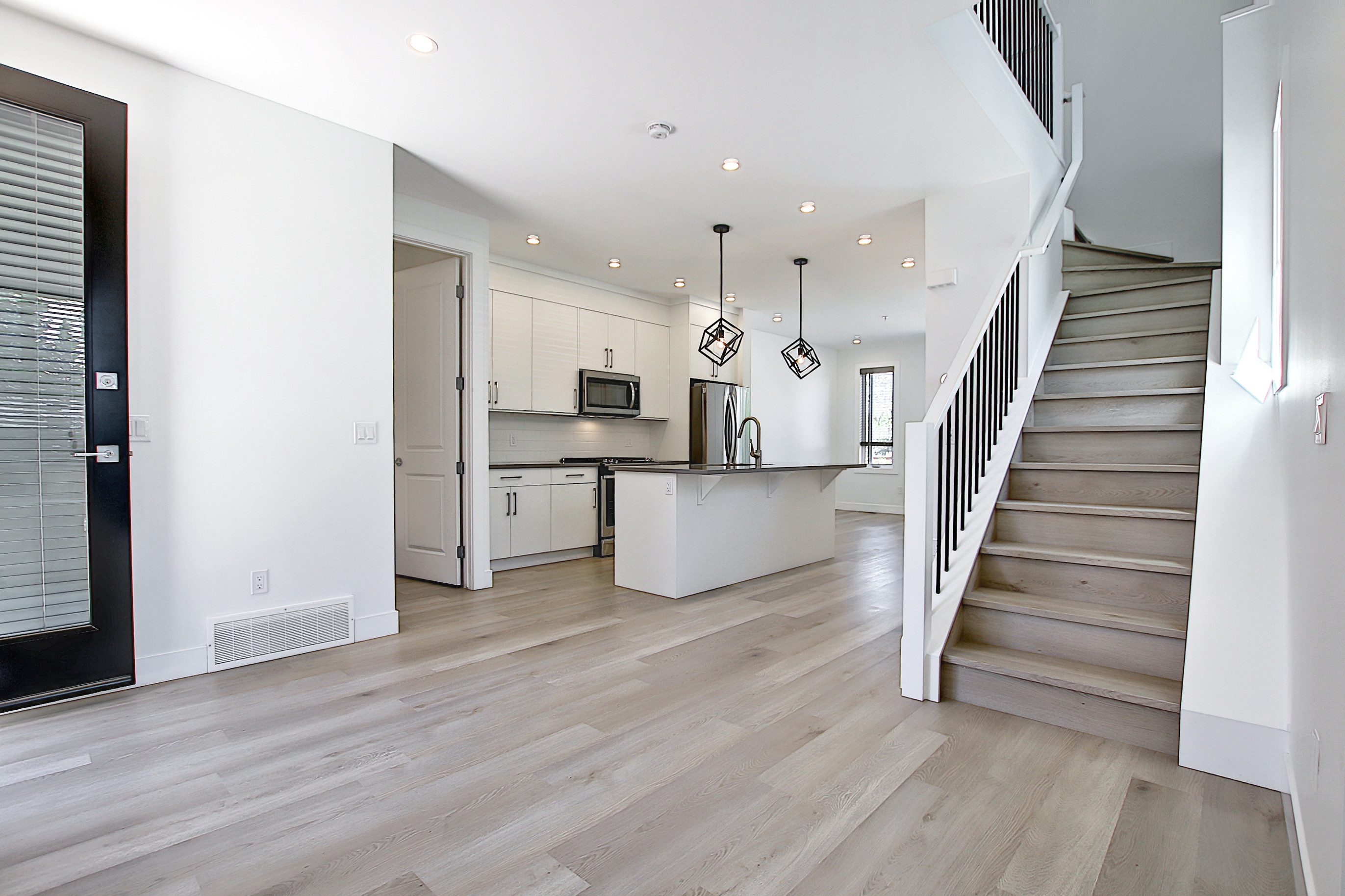 3241 Kinsale Road SW, Calgary, Alberta T3E 4S1, 2 Bedrooms Bedrooms, ,2 BathroomsBathrooms,Townhouse,For Rent,Kinsale Road SW,1125