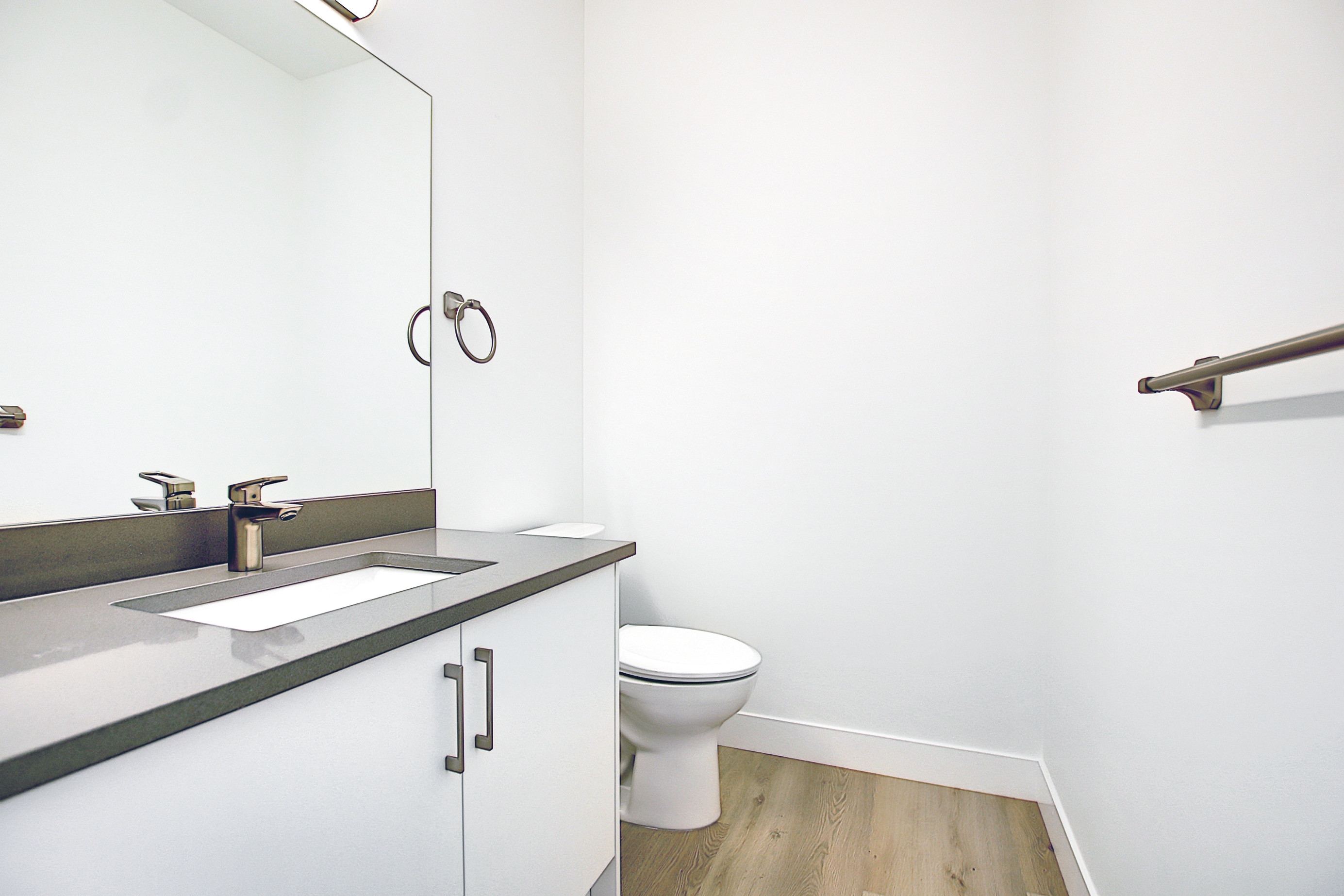 3241 Kinsale Road SW, Calgary, Alberta T3E 4S1, 2 Bedrooms Bedrooms, ,2 BathroomsBathrooms,Townhouse,For Rent,Kinsale Road SW,1125