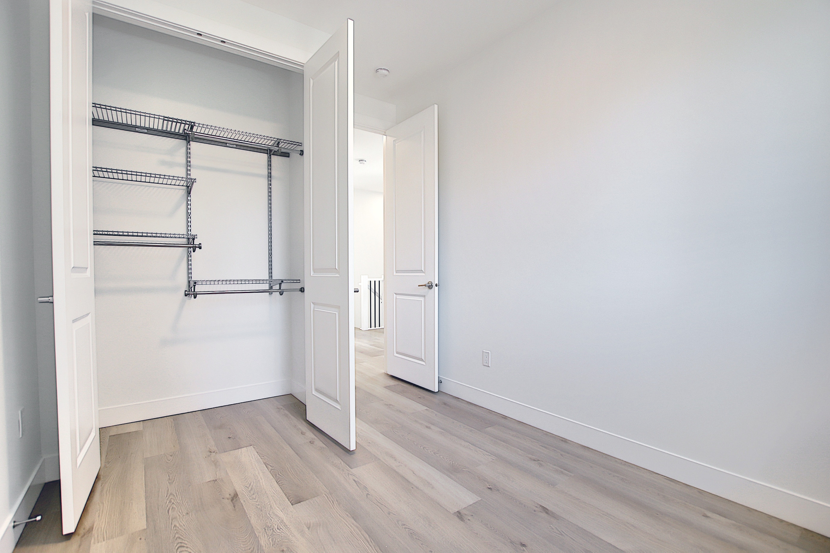 3241 Kinsale Road SW, Calgary, Alberta T3E 4S1, 2 Bedrooms Bedrooms, ,2 BathroomsBathrooms,Townhouse,For Rent,Kinsale Road SW,1125