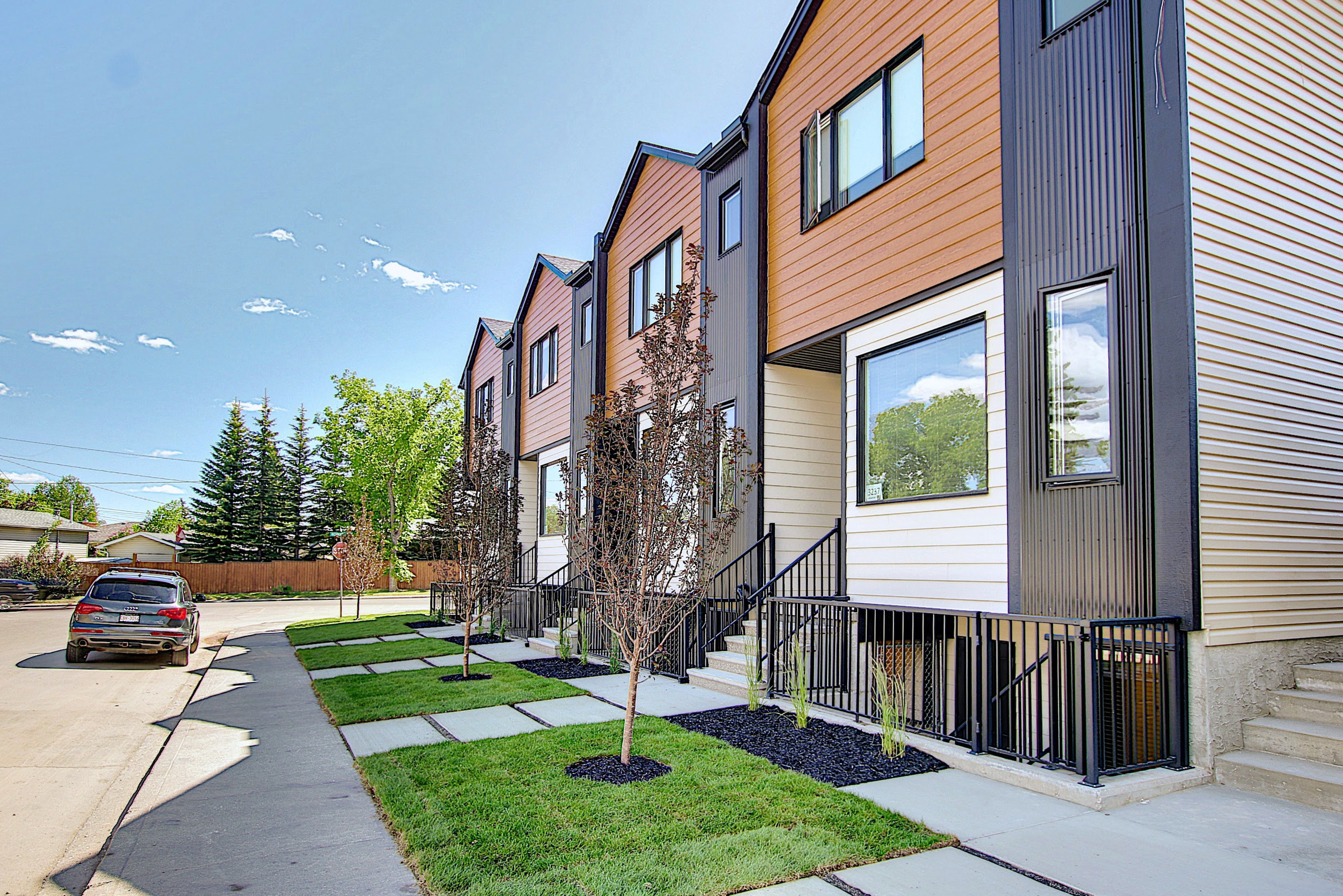 3241 Kinsale Road SW, Calgary, Alberta T3E 4S1, 2 Bedrooms Bedrooms, ,2 BathroomsBathrooms,Townhouse,For Rent,Kinsale Road SW,1125