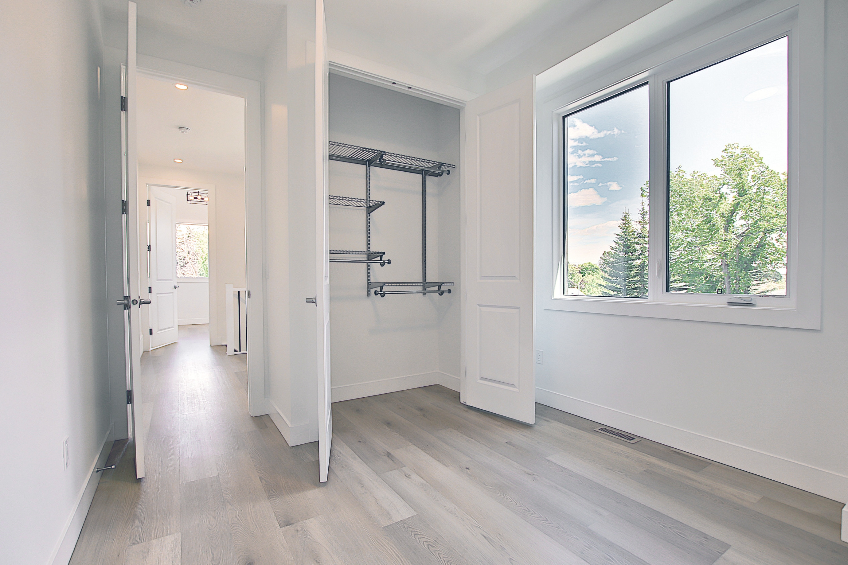 3241 Kinsale Road SW, Calgary, Alberta T3E 4S1, 2 Bedrooms Bedrooms, ,2 BathroomsBathrooms,Townhouse,For Rent,Kinsale Road SW,1125