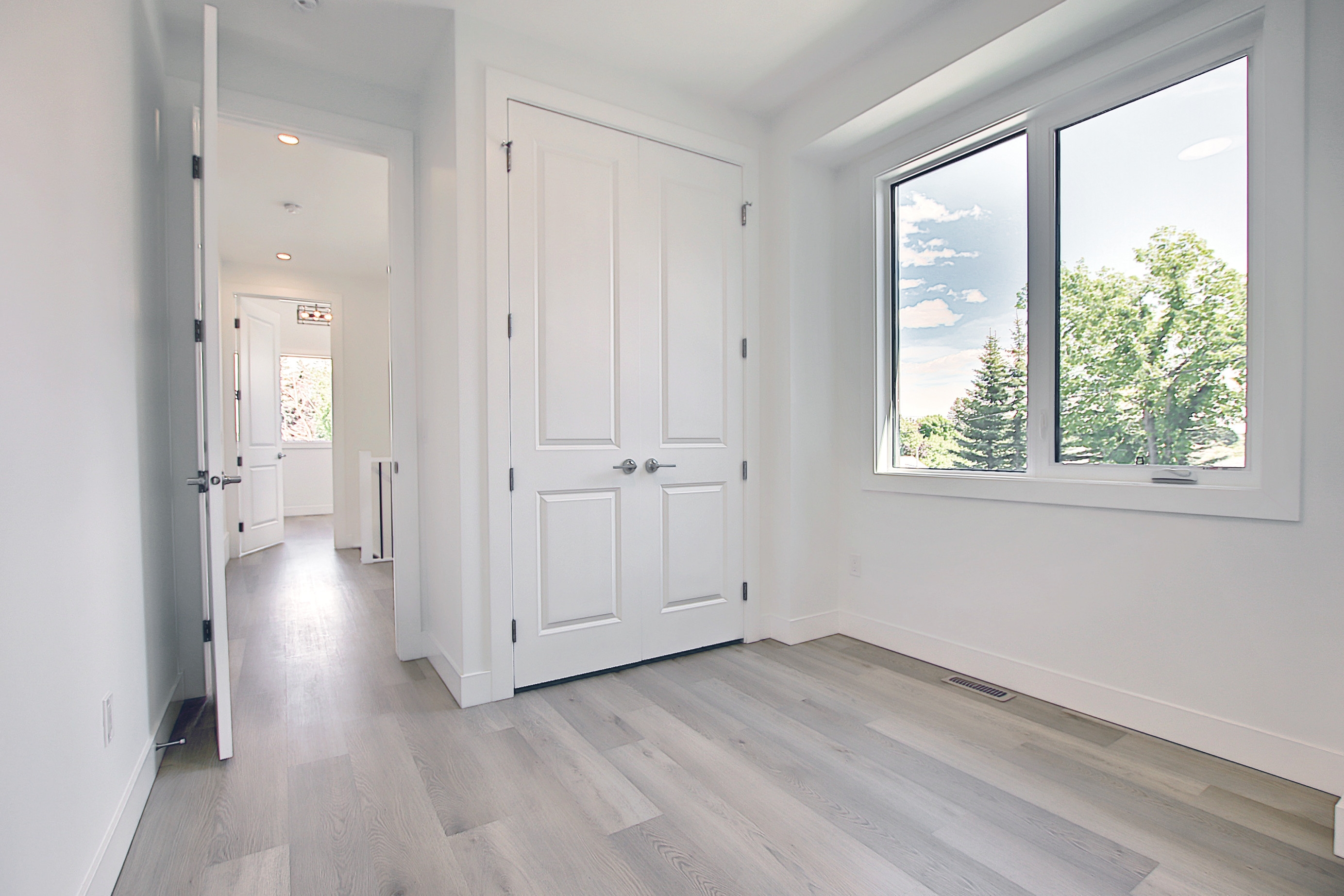 3241 Kinsale Road SW, Calgary, Alberta T3E 4S1, 2 Bedrooms Bedrooms, ,2 BathroomsBathrooms,Townhouse,For Rent,Kinsale Road SW,1125