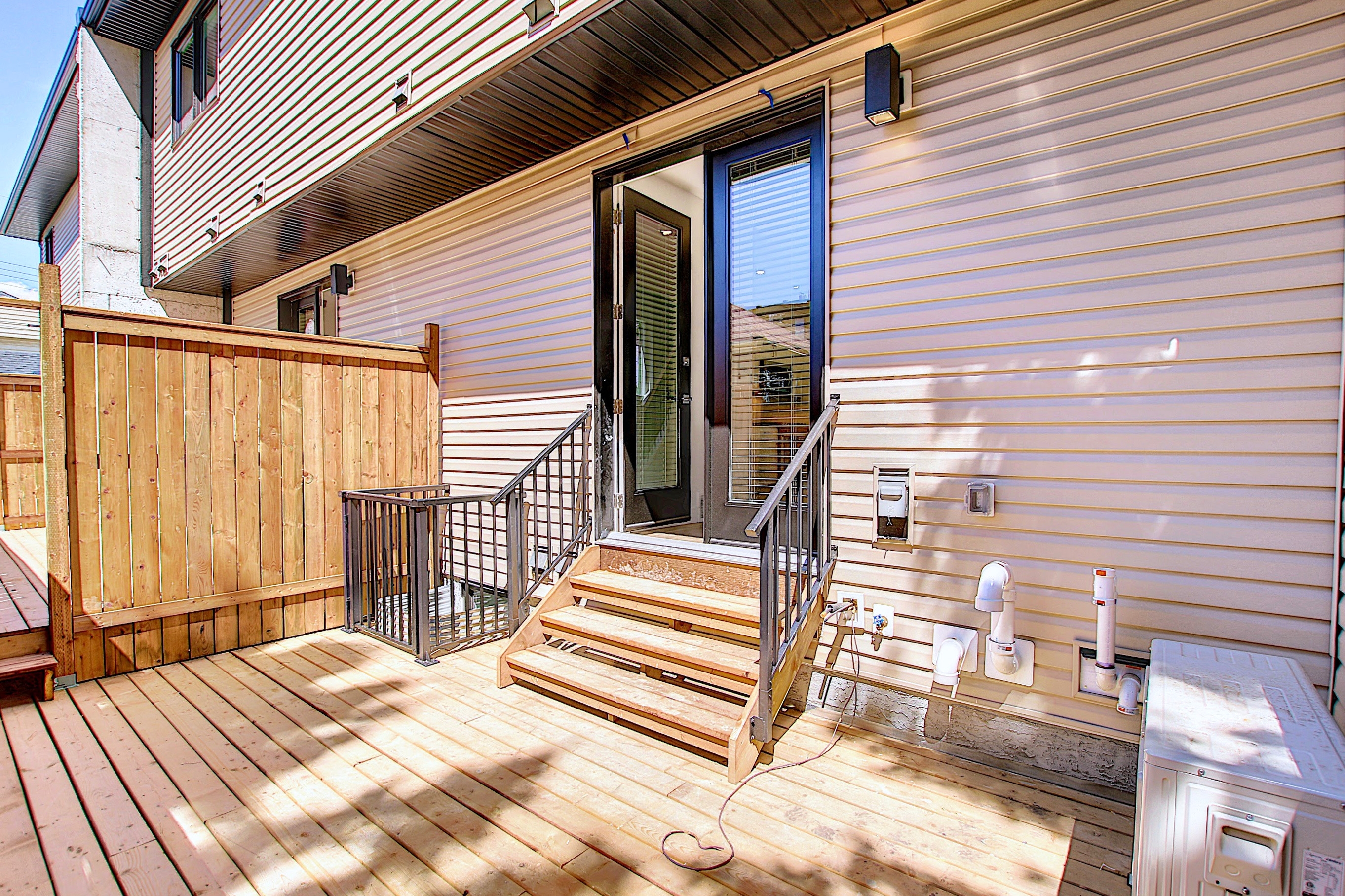 3241 Kinsale Road SW, Calgary, Alberta T3E 4S1, 2 Bedrooms Bedrooms, ,2 BathroomsBathrooms,Townhouse,For Rent,Kinsale Road SW,1125