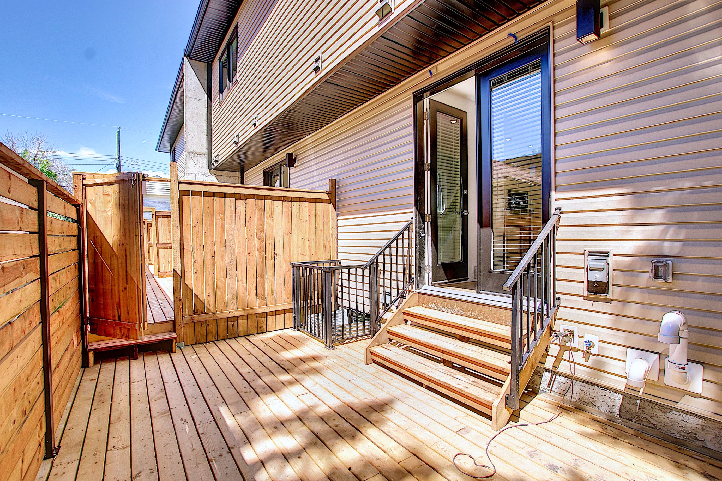 3241 Kinsale Road SW, Calgary, Alberta T3E 4S1, 2 Bedrooms Bedrooms, ,2 BathroomsBathrooms,Townhouse,For Rent,Kinsale Road SW,1125