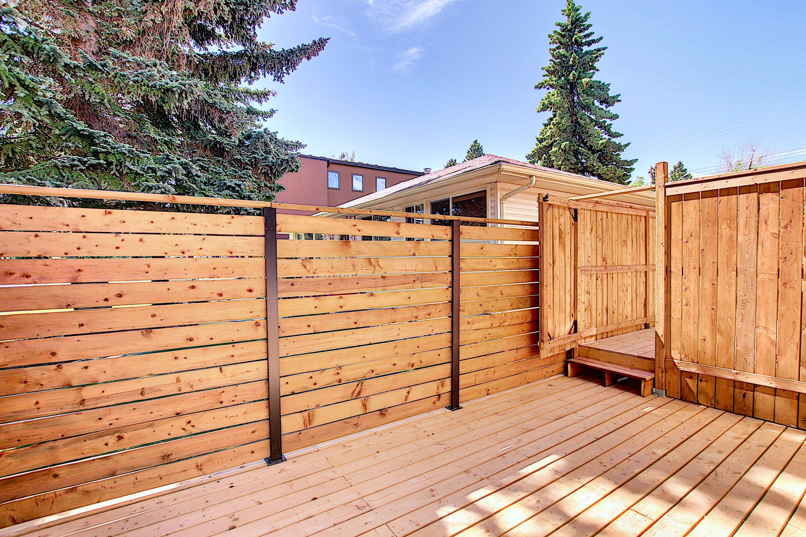 3241 Kinsale Road SW, Calgary, Alberta T3E 4S1, 2 Bedrooms Bedrooms, ,2 BathroomsBathrooms,Townhouse,For Rent,Kinsale Road SW,1125