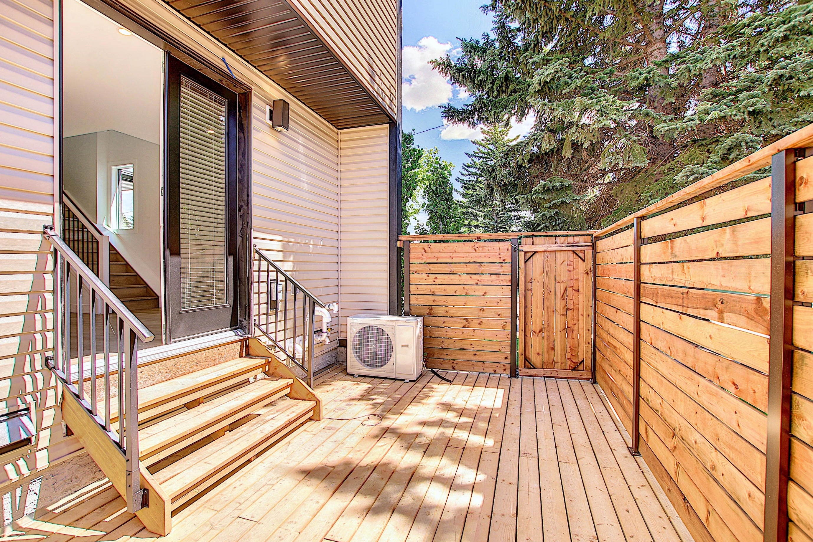 3241 Kinsale Road SW, Calgary, Alberta T3E 4S1, 2 Bedrooms Bedrooms, ,2 BathroomsBathrooms,Townhouse,For Rent,Kinsale Road SW,1125