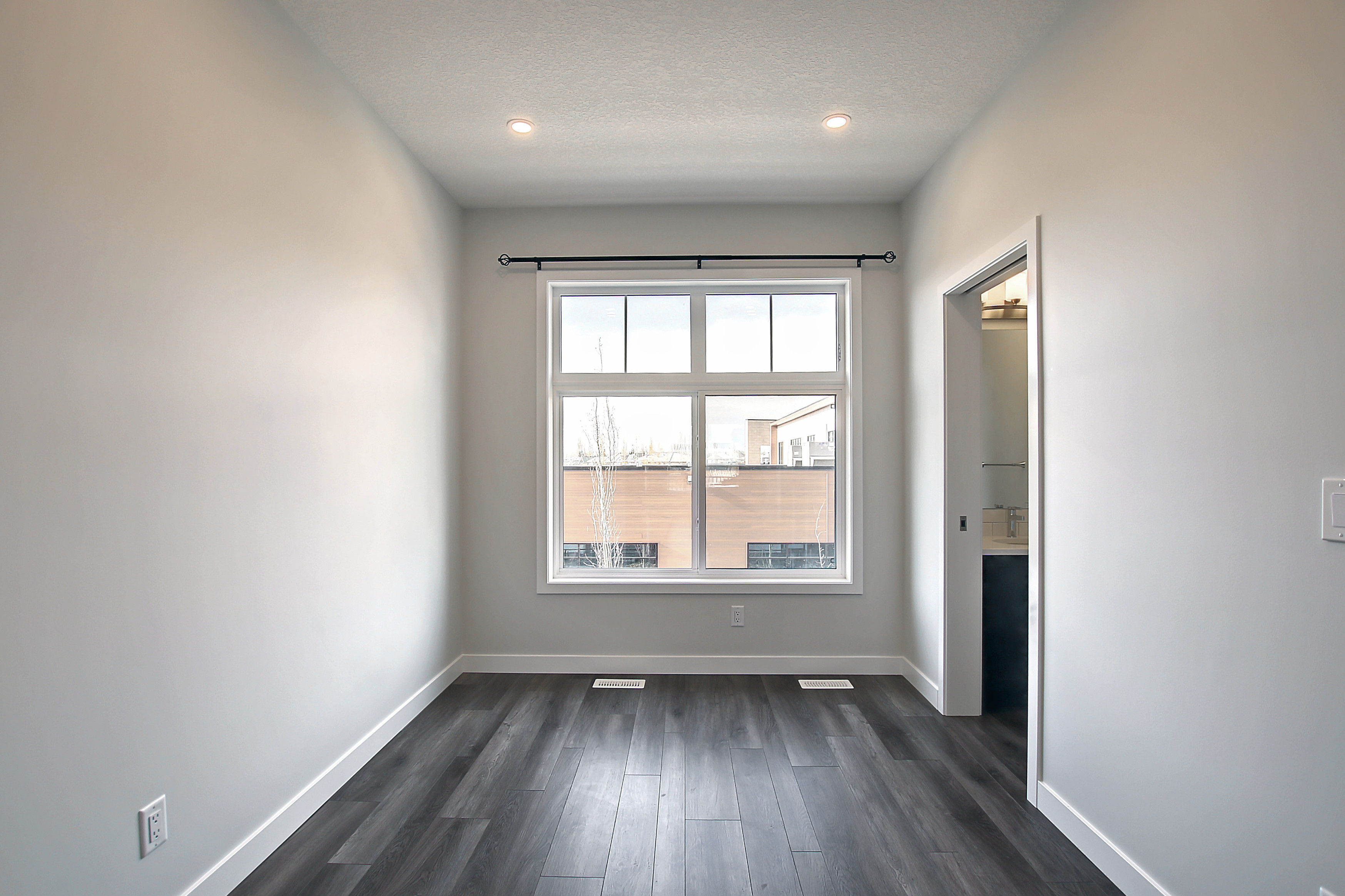 123 Les Jardin Park, Calgary, Alberta T2C 5V3, 2 Bedrooms Bedrooms, ,2 BathroomsBathrooms,Townhouse,For Rent,Les Jardin Park,1134 123 Les Jardin Park, Calgary, Alberta T2C 5V3, 2 Bedrooms Bedrooms, ,2 BathroomsBathrooms,Townhouse,For Rent,Les Jardin Park,1134