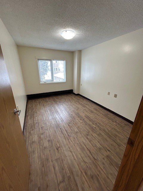3139 Bowwood Drive NW, Calgary, Alberta T3B 5G2, 1 Bedroom Bedrooms, ,1 BathroomBathrooms,Condo,For Rent,Bowbridge Manor,Bowwood Drive NW,1150