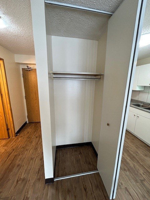 3139 Bowwood Drive NW, Calgary, Alberta T3B 5G2, 1 Bedroom Bedrooms, ,1 BathroomBathrooms,Condo,For Rent,Bowbridge Manor,Bowwood Drive NW,1150