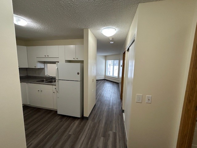 3139 Bowwood Drive NW, Calgary, Alberta T3B 5G2, 1 Bedroom Bedrooms, ,1 BathroomBathrooms,Condo,For Rent,Bowbridge Manor,Bowwood Drive NW,1150