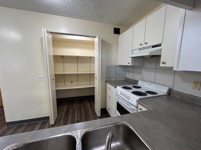 3139 Bowwood Drive NW, Calgary, Alberta T3B 5G2, 1 Bedroom Bedrooms, ,1 BathroomBathrooms,Condo,For Rent,Bowbridge Manor,Bowwood Drive NW,1150
