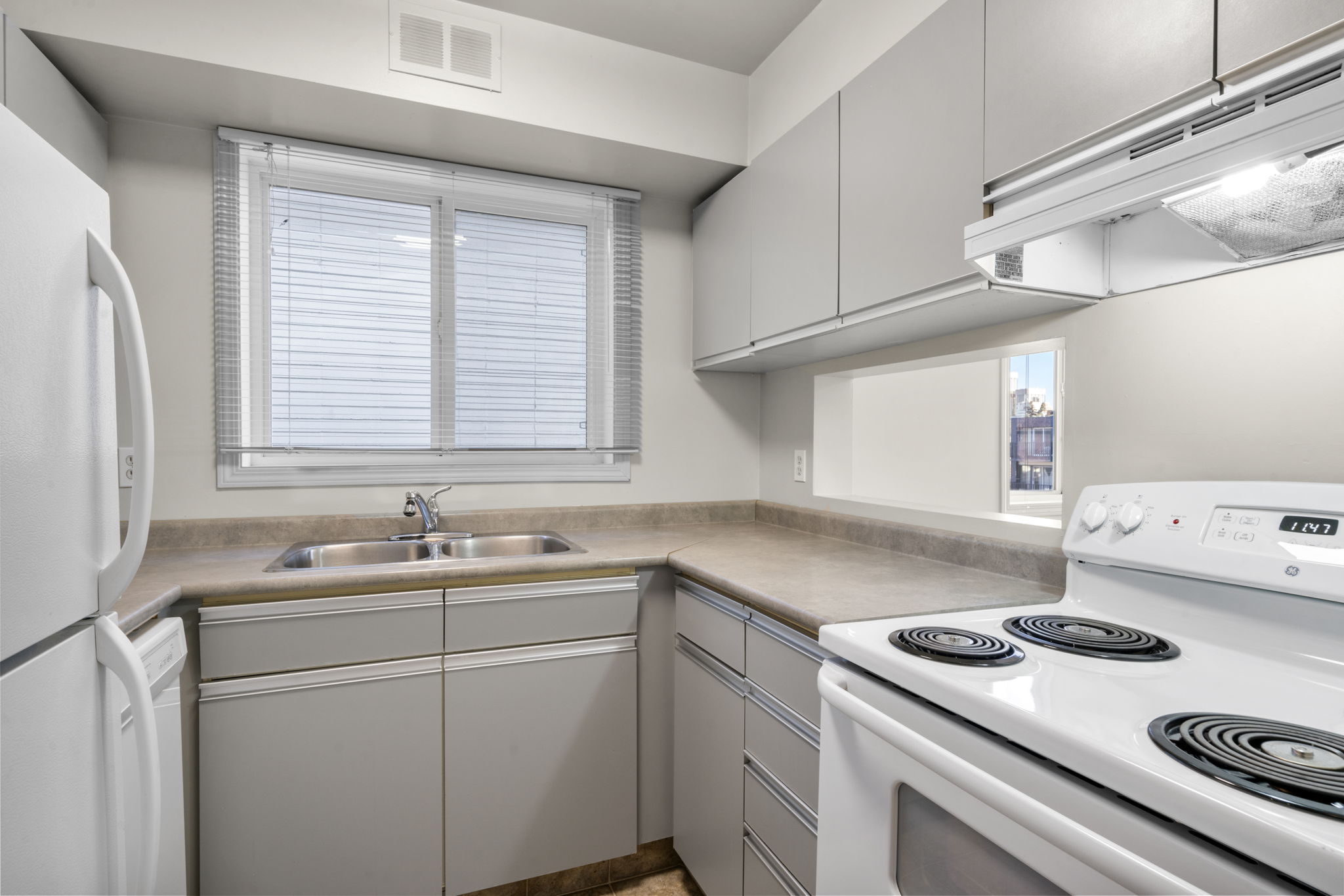 306, 1720 13 St SW, Calgary, Alberta T3A 2E6, 2 Bedroom Bedrooms, 0 ,1 BathroomBathrooms,Condo,For Rent,Labatt House,13 St SW,306,1173