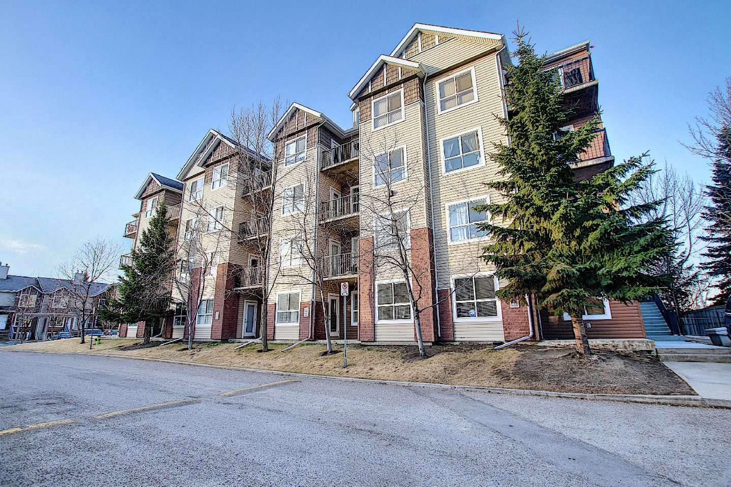 1103, 73 Erin Woods Court SE, Calgary, Alberta T2B 2W2, 1 Bedroom Bedrooms, ,1 BathroomBathrooms,Apartment,For Rent,Erin Woods Court SE,1103,1021