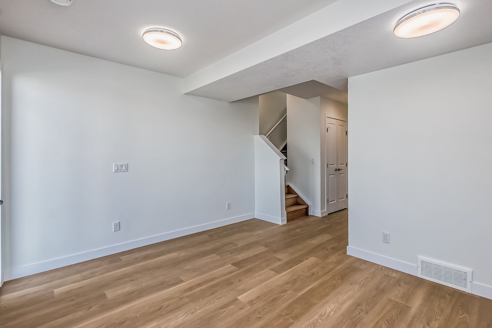 8503 19 Avenue SE, Calgary, Alberta T2B 2M4, 3 Bedroom Bedrooms, 0 ,2.5 BathroomBathrooms,Townhome,For Rent,19 Avenue SE,1314