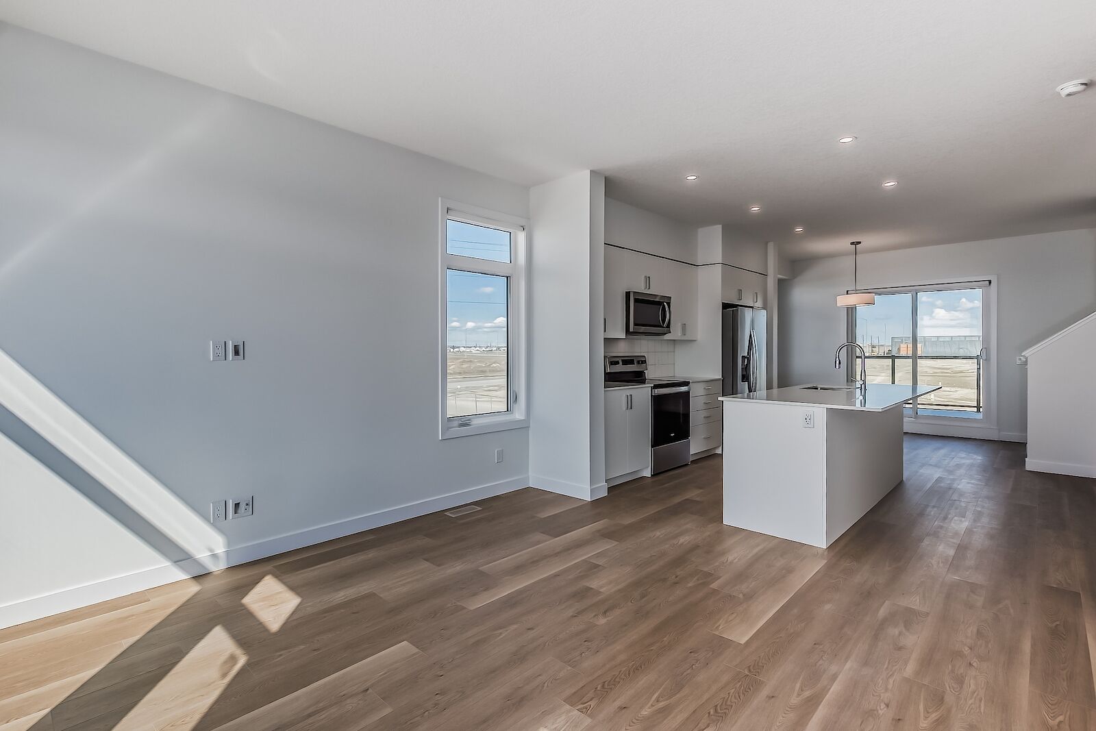 8503 19 Avenue SE, Calgary, Alberta T2B 2M4, 3 Bedroom Bedrooms, 0 ,2.5 BathroomBathrooms,Townhome,For Rent,19 Avenue SE,1314