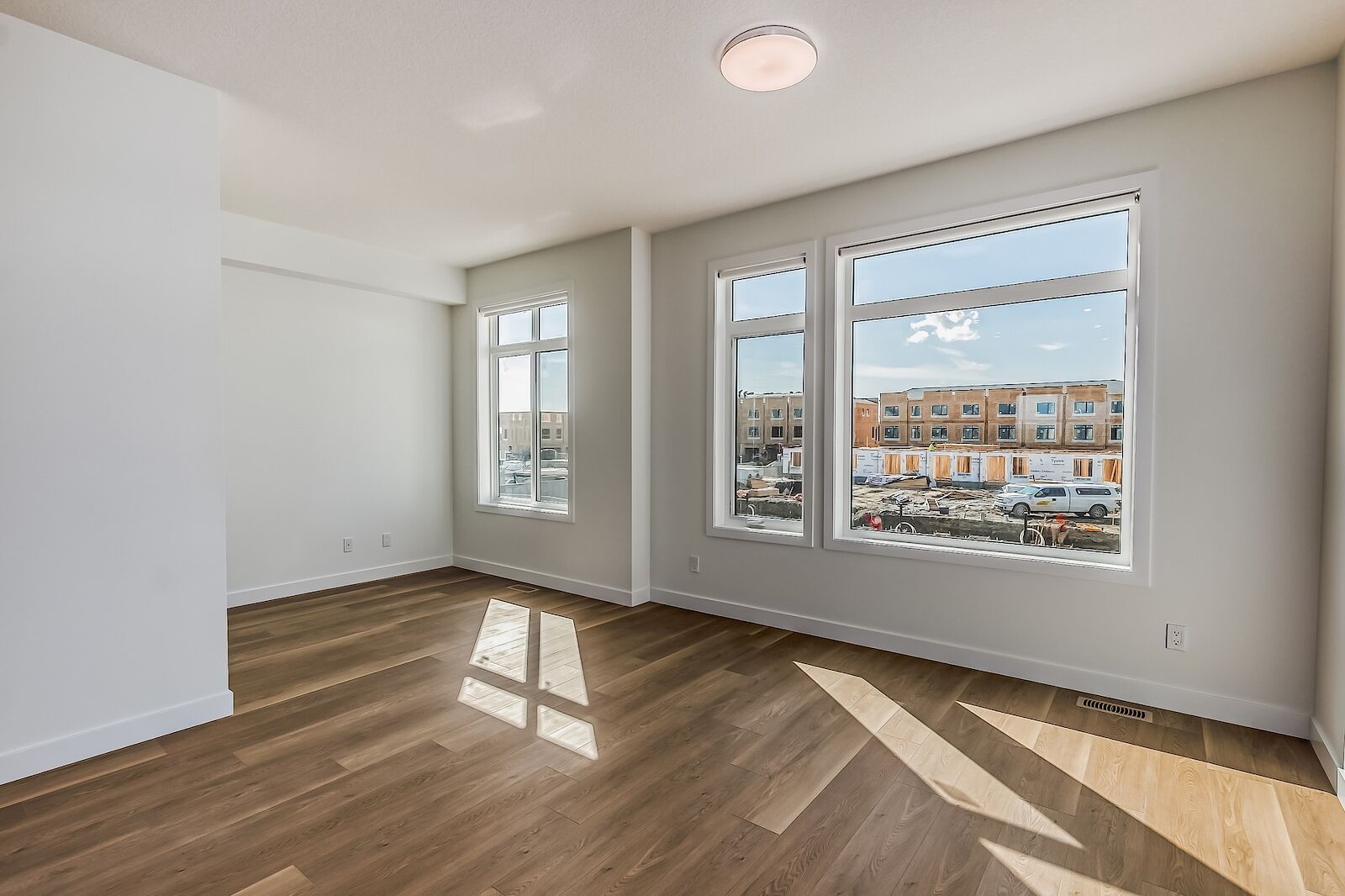 8503 19 Avenue SE, Calgary, Alberta T2B 2M4, 3 Bedroom Bedrooms, 0 ,2.5 BathroomBathrooms,Townhome,For Rent,19 Avenue SE,1314