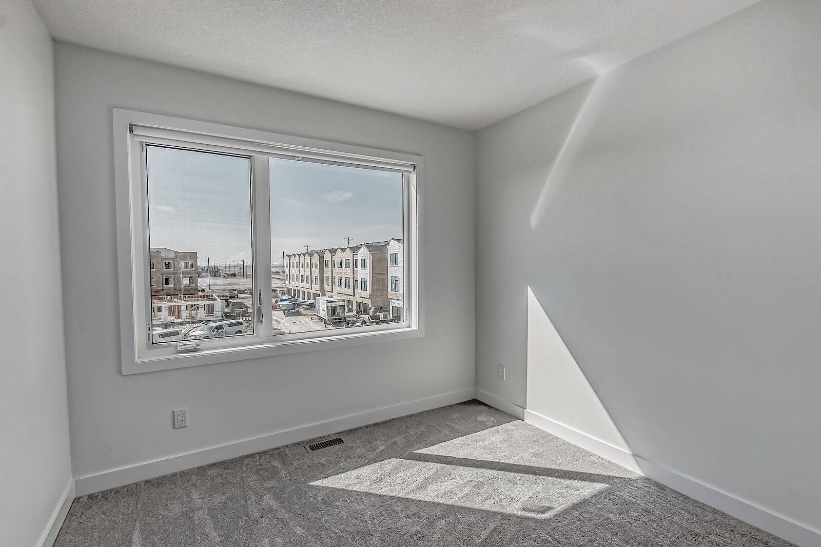 8503 19 Avenue SE, Calgary, Alberta T2B 2M4, 3 Bedroom Bedrooms, 0 ,2.5 BathroomBathrooms,Townhome,For Rent,19 Avenue SE,1314