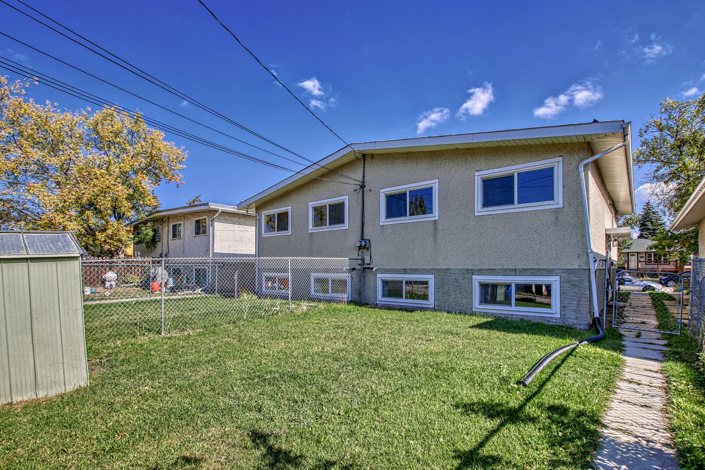 7617 22 Street SE, Calgary, Alberta T2C 0W9, 2 Bedrooms Bedrooms, ,1 BathroomBathrooms,House,For Rent,22 Street SE,1345