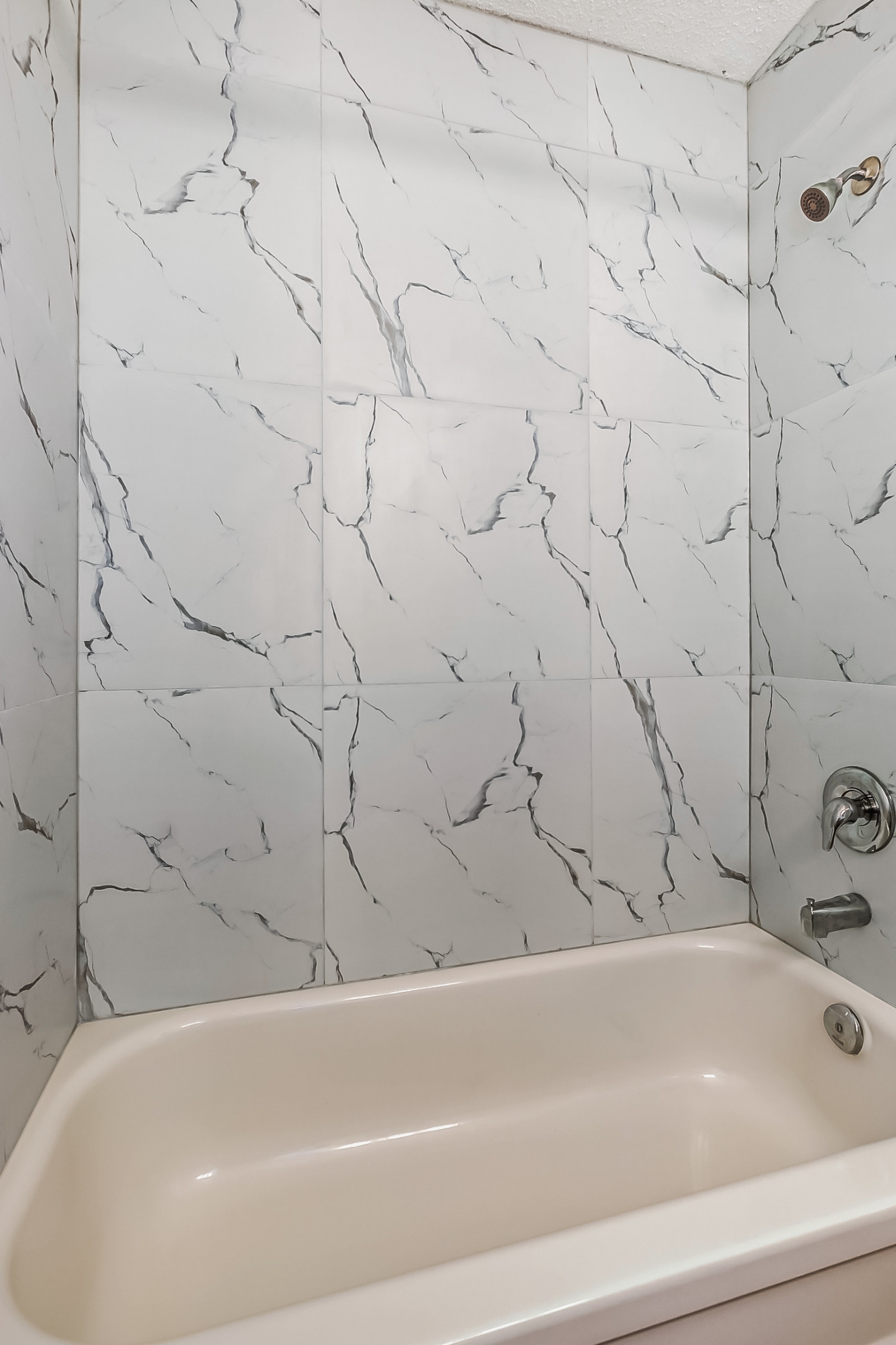 7617 22 Street SE, Calgary, Alberta T2C 0W9, 2 Bedrooms Bedrooms, ,1 BathroomBathrooms,House,For Rent,22 Street SE,1345