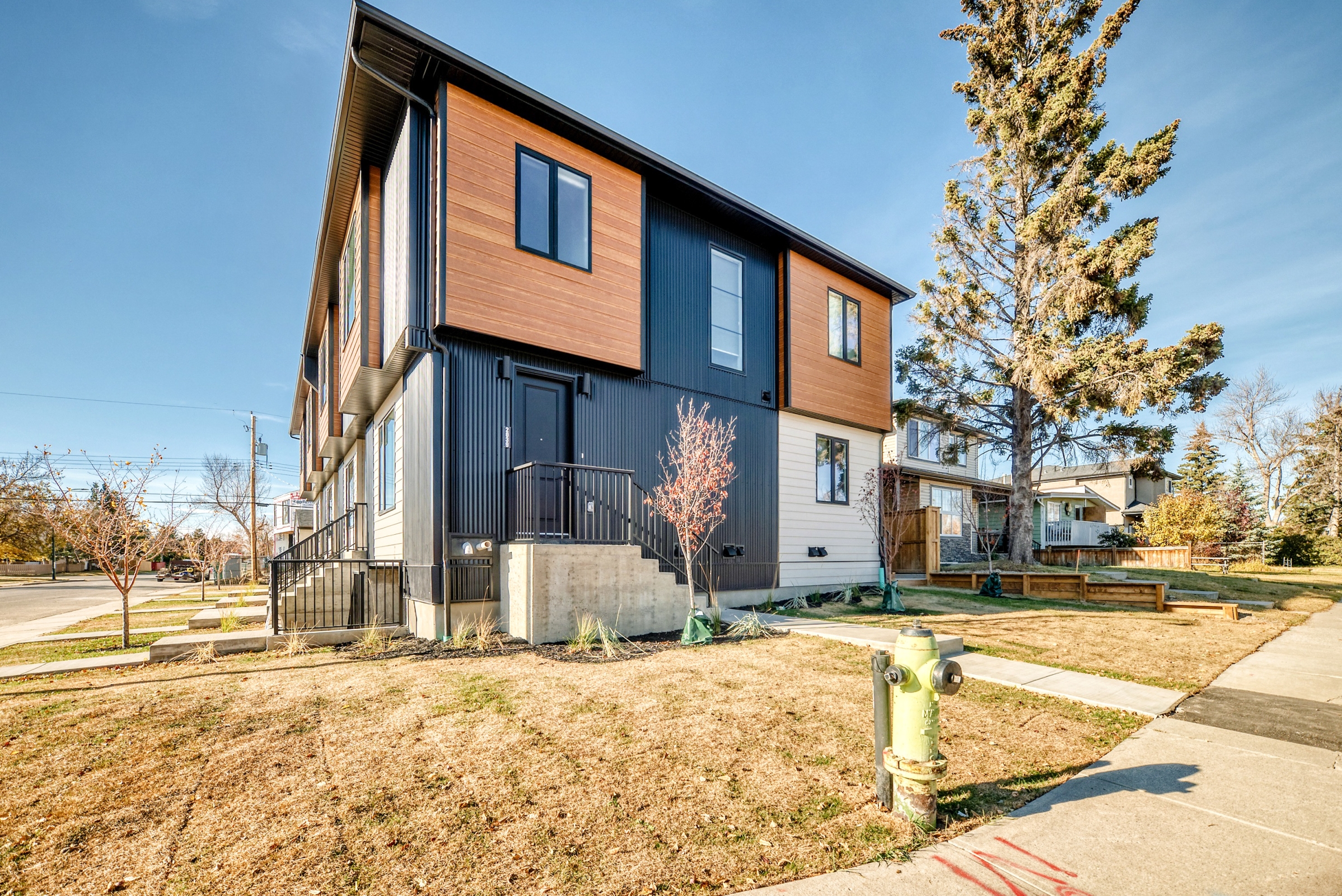 Town house, for rent, Forest Lawn 