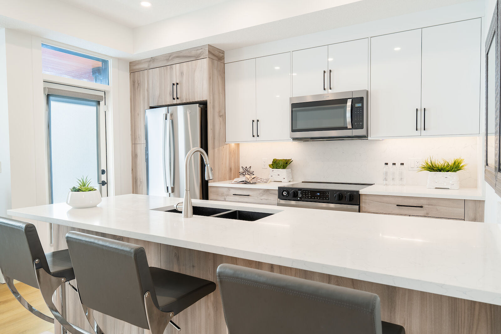 4616 73 St. NW, Calgary, Alberta T3B 2M4, 2 Bedrooms Bedrooms, ,2 BathroomsBathrooms,Apartment,For Rent,73 St. ,1402 4616 73 St. NW, Calgary, Alberta T3B 2M4, 2 Bedrooms Bedrooms, ,2 BathroomsBathrooms,Apartment,For Rent,73 St. ,1402