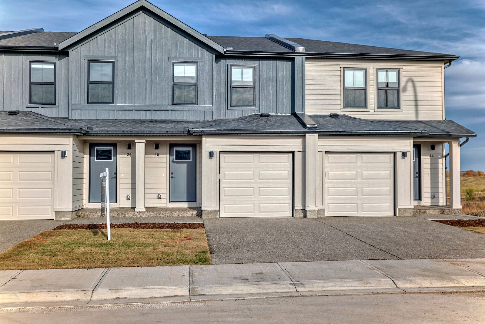 28 Silverton Glen Landing SW, Calgary, Alberta, 3 Bedrooms Bedrooms, ,2 BathroomsBathrooms,Townhome,For Rent,Silverton Glen Landing,1404