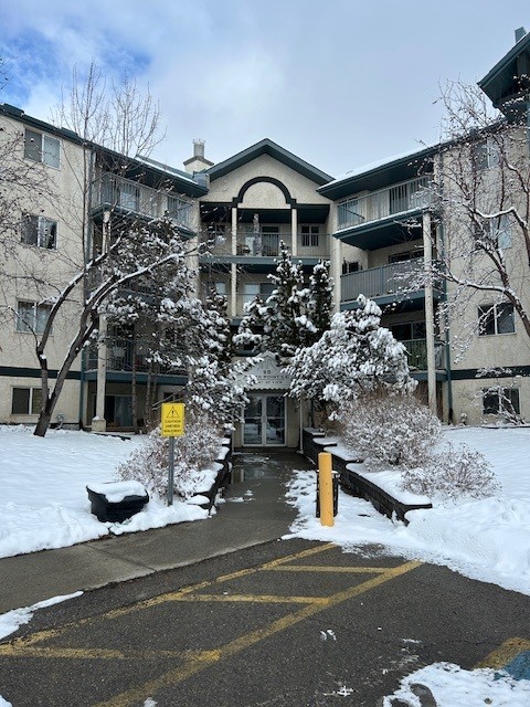 204, 10 Dover Pt SE, Calgary, Alberta, 2 Bedrooms Bedrooms, ,1 BathroomBathrooms,Apartment,For Rent,Dover Pt,204,1405