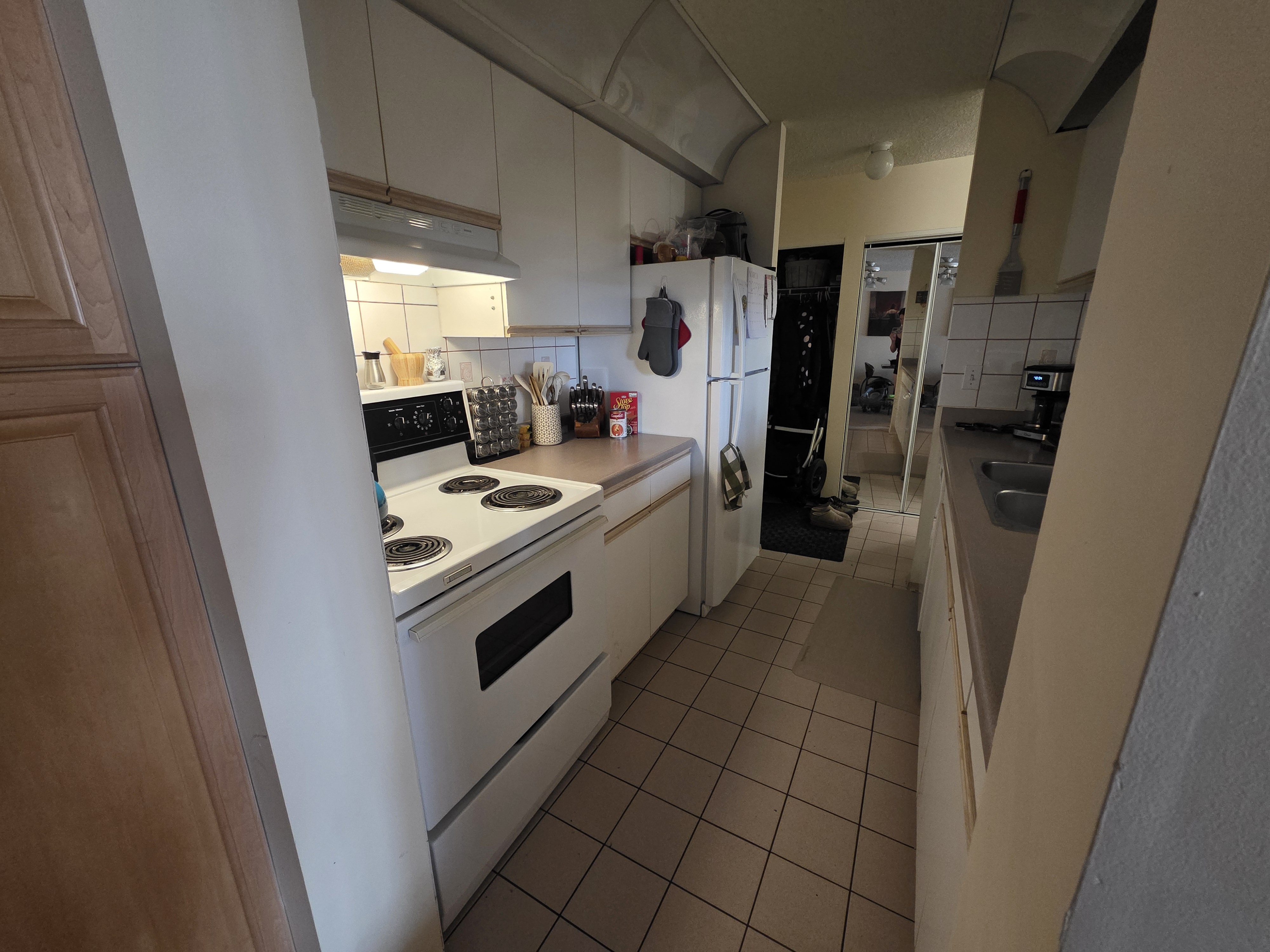 204, 10 Dover Pt SE, Calgary, Alberta, 2 Bedrooms Bedrooms, ,1 BathroomBathrooms,Apartment,For Rent,Dover Pt,204,1405