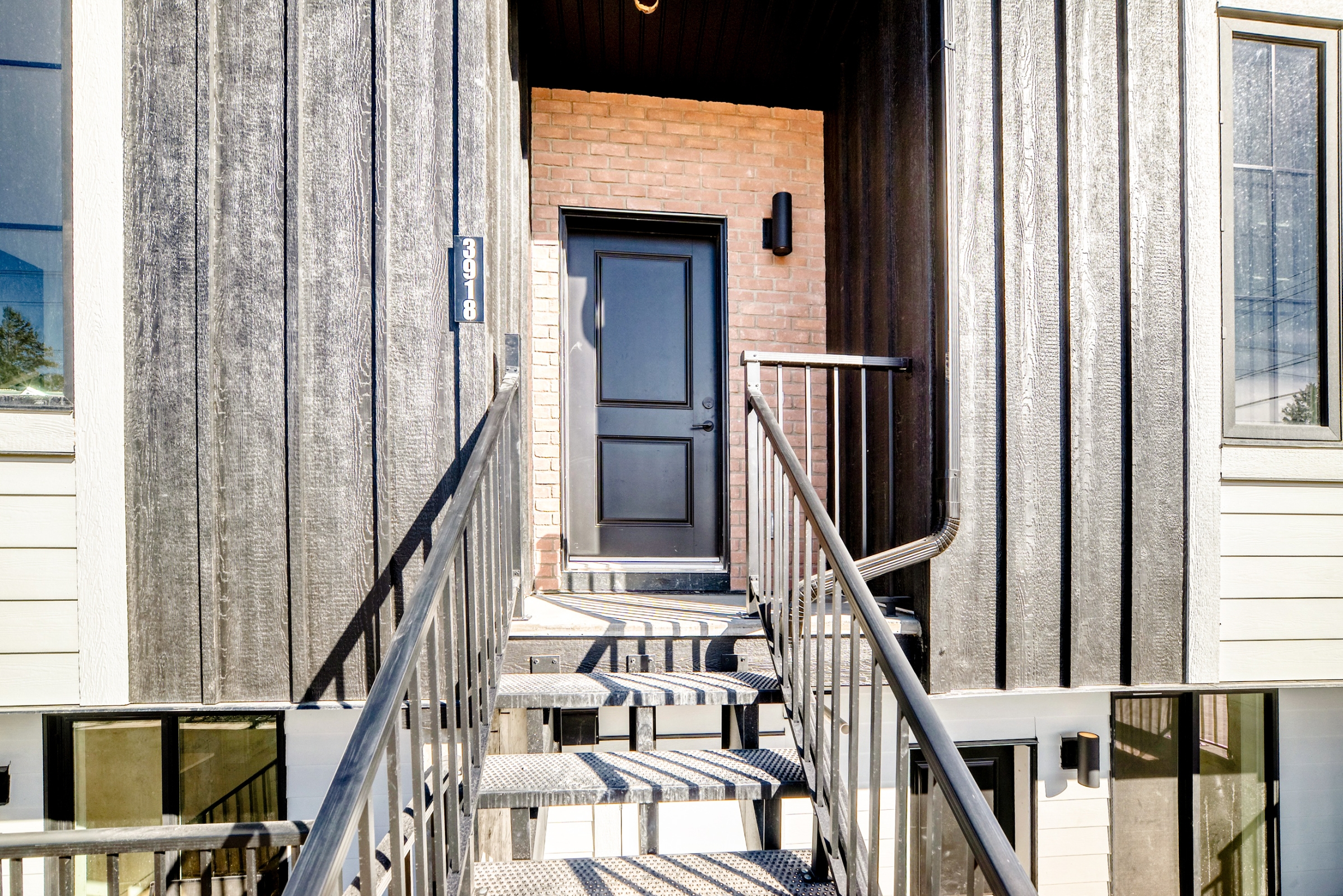 3922 30 Ave SW, Calgary, Alberta T3E 0T3, 3 Bedrooms Bedrooms, ,2 BathroomsBathrooms,Townhome,For Rent,30 Ave,1406