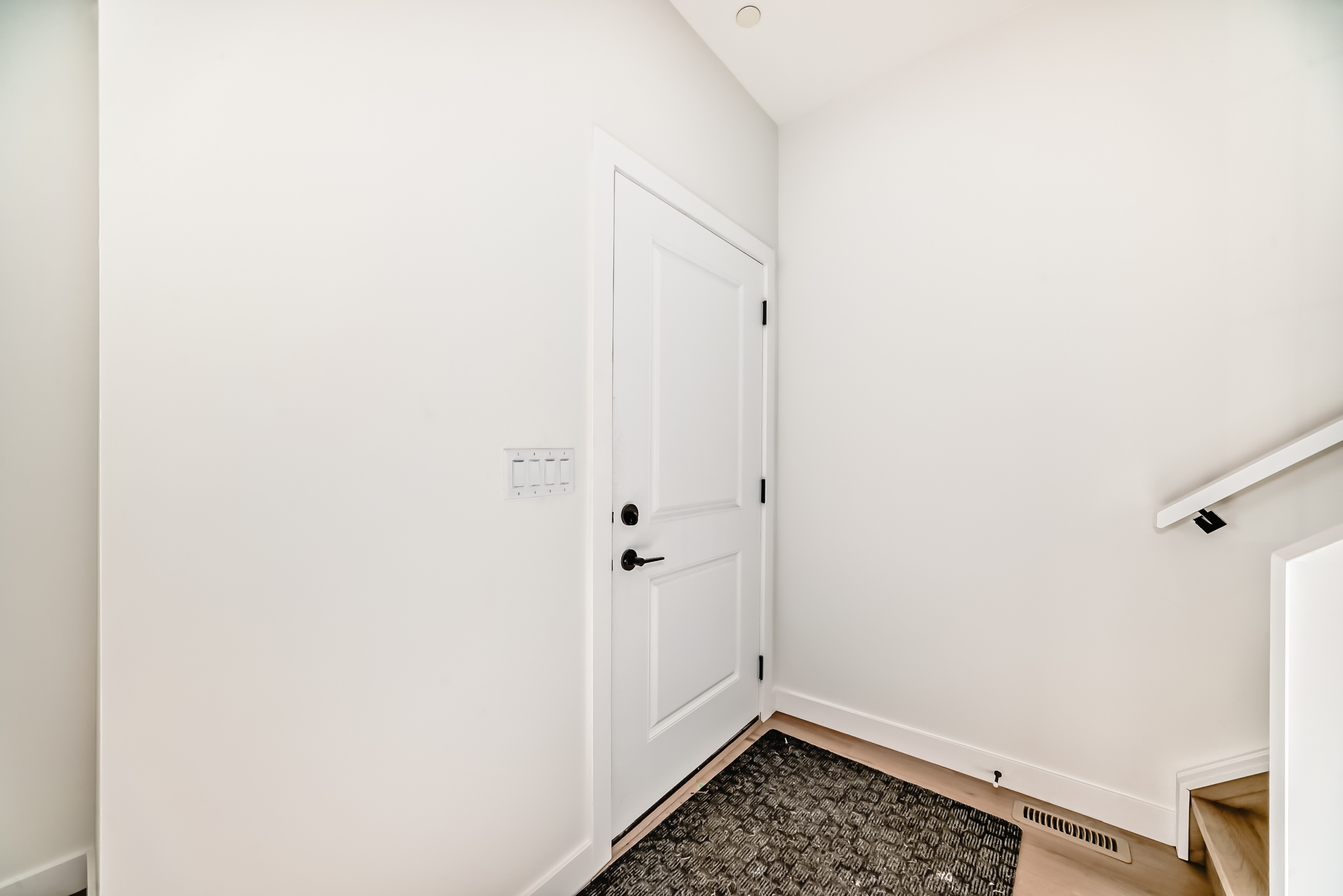 3922 30 Ave SW, Calgary, Alberta T3E 0T3, 3 Bedrooms Bedrooms, ,2 BathroomsBathrooms,Townhome,For Rent,30 Ave,1406