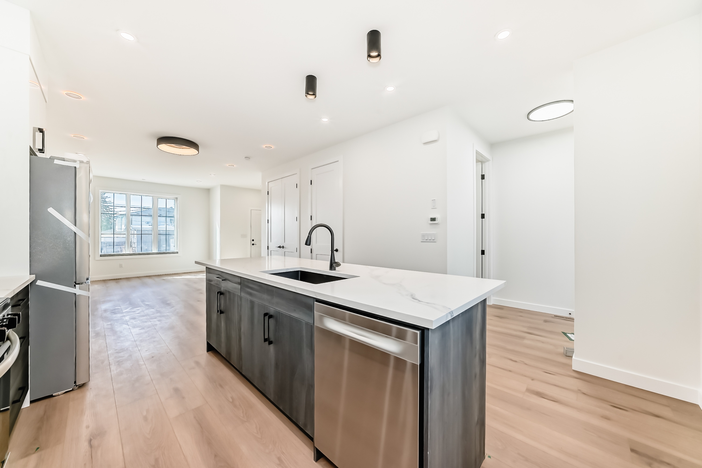 3922 30 Ave SW, Calgary, Alberta T3E 0T3, 3 Bedrooms Bedrooms, ,2 BathroomsBathrooms,Townhome,For Rent,30 Ave,1406