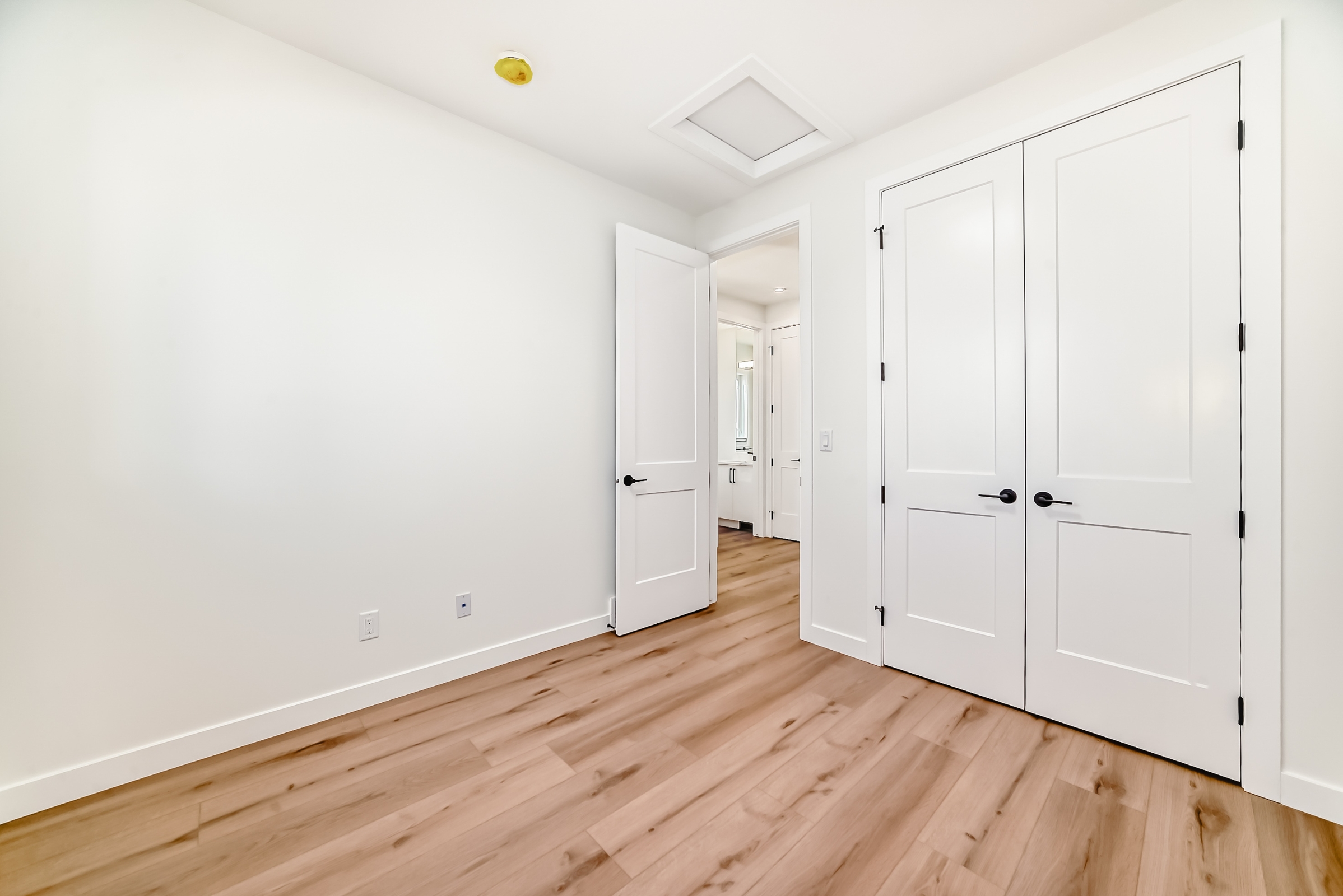 3922 30 Ave SW, Calgary, Alberta T3E 0T3, 3 Bedrooms Bedrooms, ,2 BathroomsBathrooms,Townhome,For Rent,30 Ave,1406