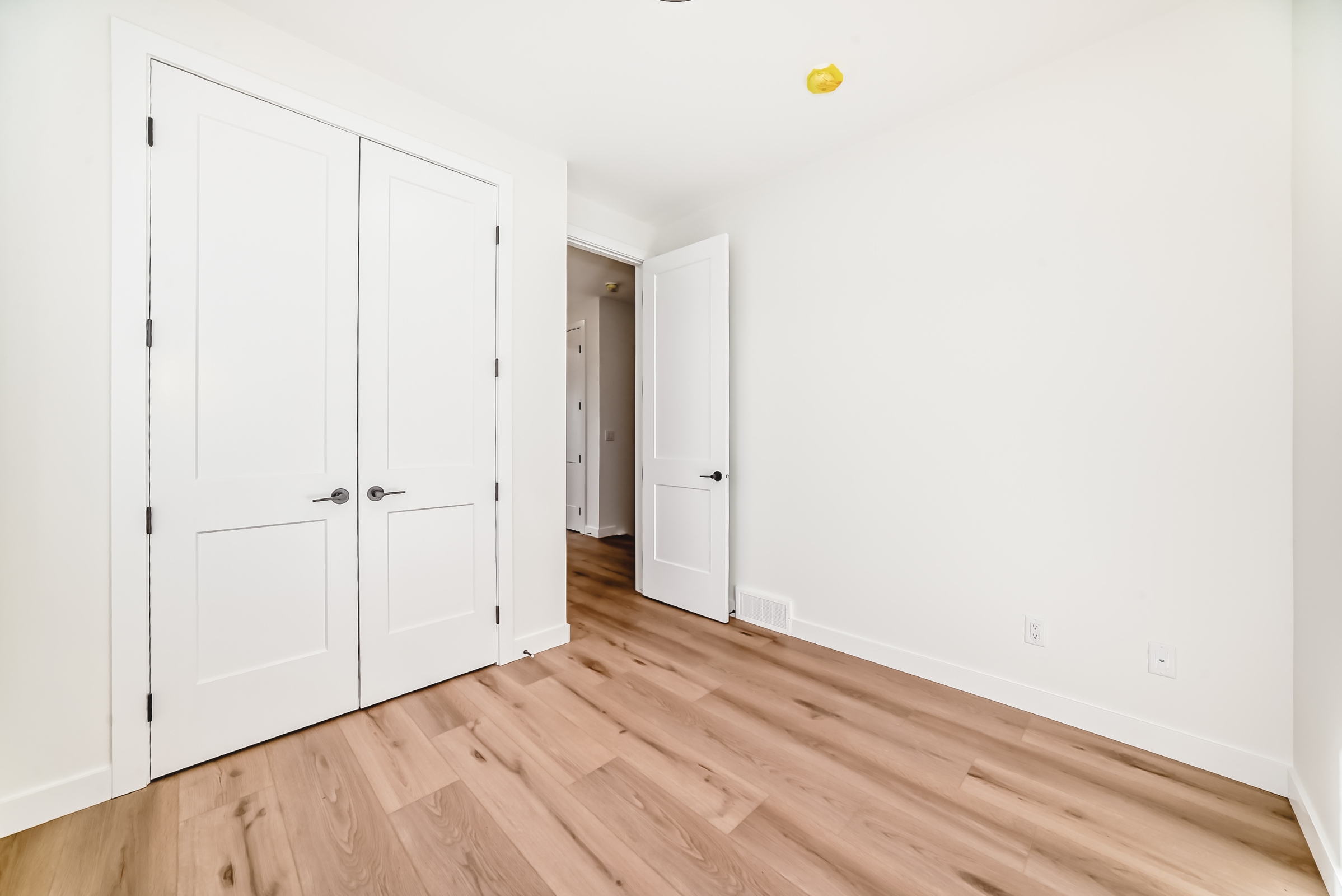 3922 30 Ave SW, Calgary, Alberta T3E 0T3, 3 Bedrooms Bedrooms, ,2 BathroomsBathrooms,Townhome,For Rent,30 Ave,1406