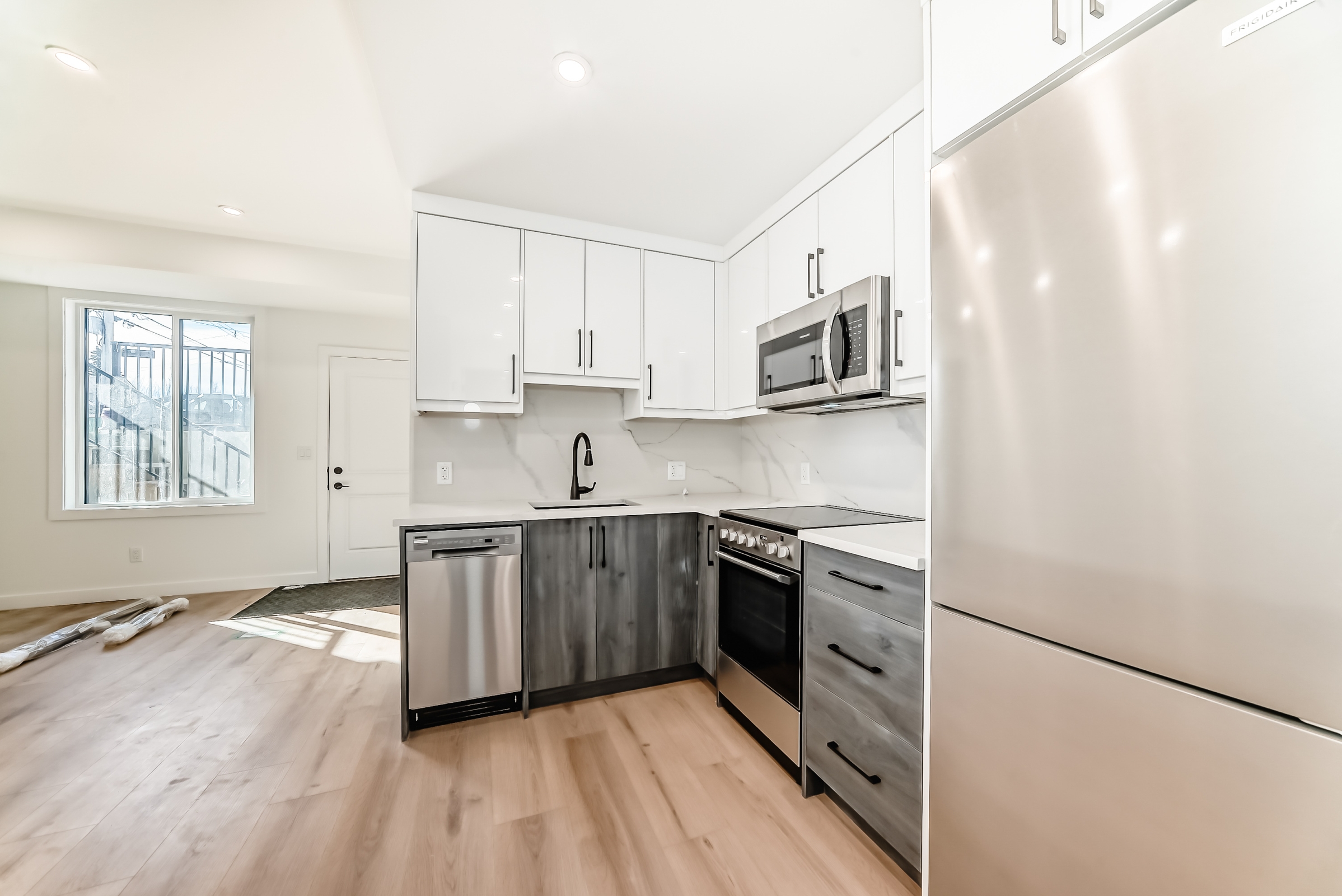 3922B 30 Ave SW, Calgary, Alberta T3E 0T3, 1 Bedroom Bedrooms, ,1 BathroomBathrooms,Townhome,For Rent,30 Ave ,1407