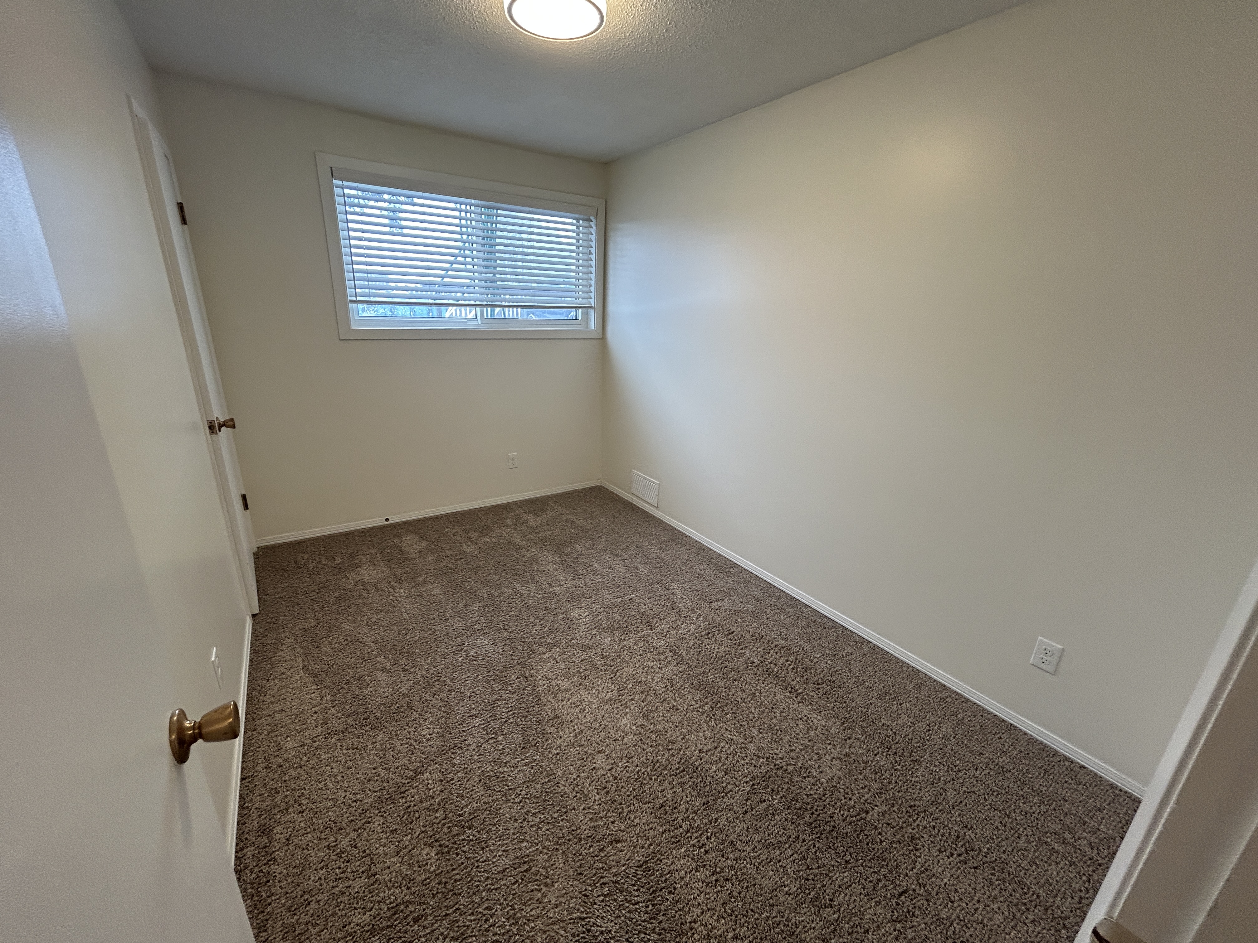 9902 Wilde Rd SE, Calgary, Alberta, 3 Bedrooms Bedrooms, ,1 BathroomBathrooms,Townhome,For Rent,Wilde Rd ,1408