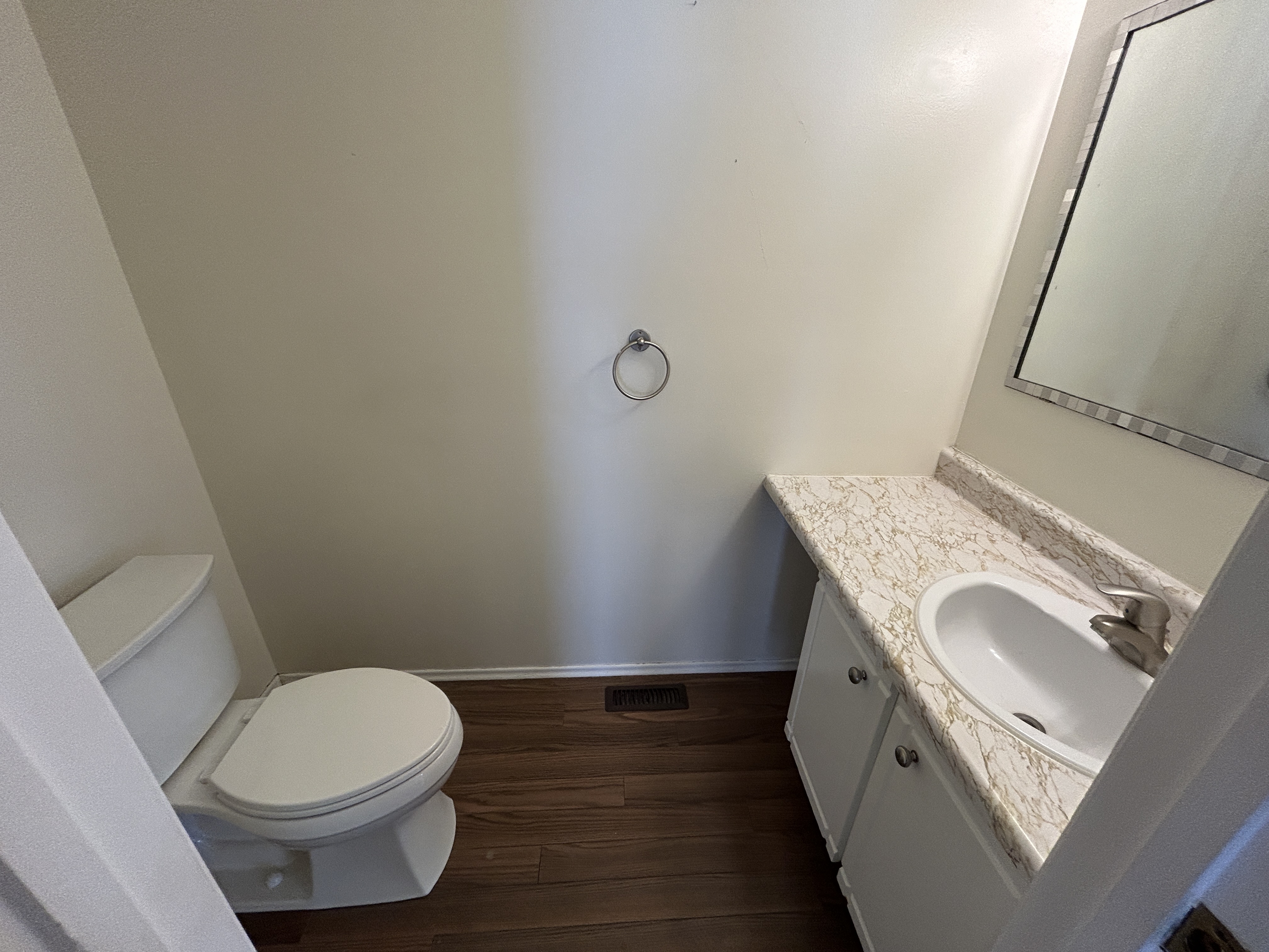 9902 Wilde Rd SE, Calgary, Alberta, 3 Bedrooms Bedrooms, ,1 BathroomBathrooms,Townhome,For Rent,Wilde Rd ,1408