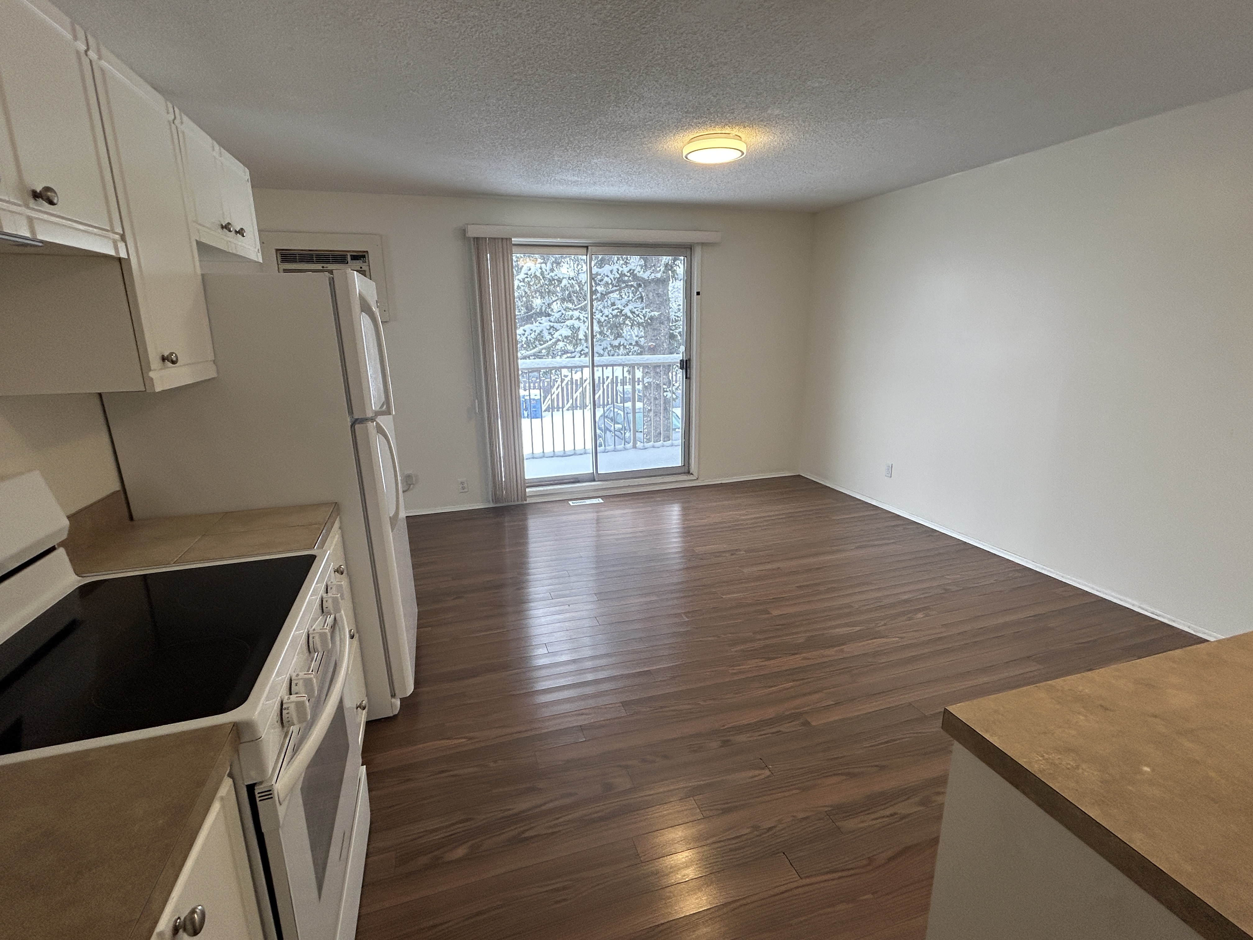 9902 Wilde Rd SE, Calgary, Alberta, 3 Bedrooms Bedrooms, ,1 BathroomBathrooms,Townhome,For Rent,Wilde Rd ,1408