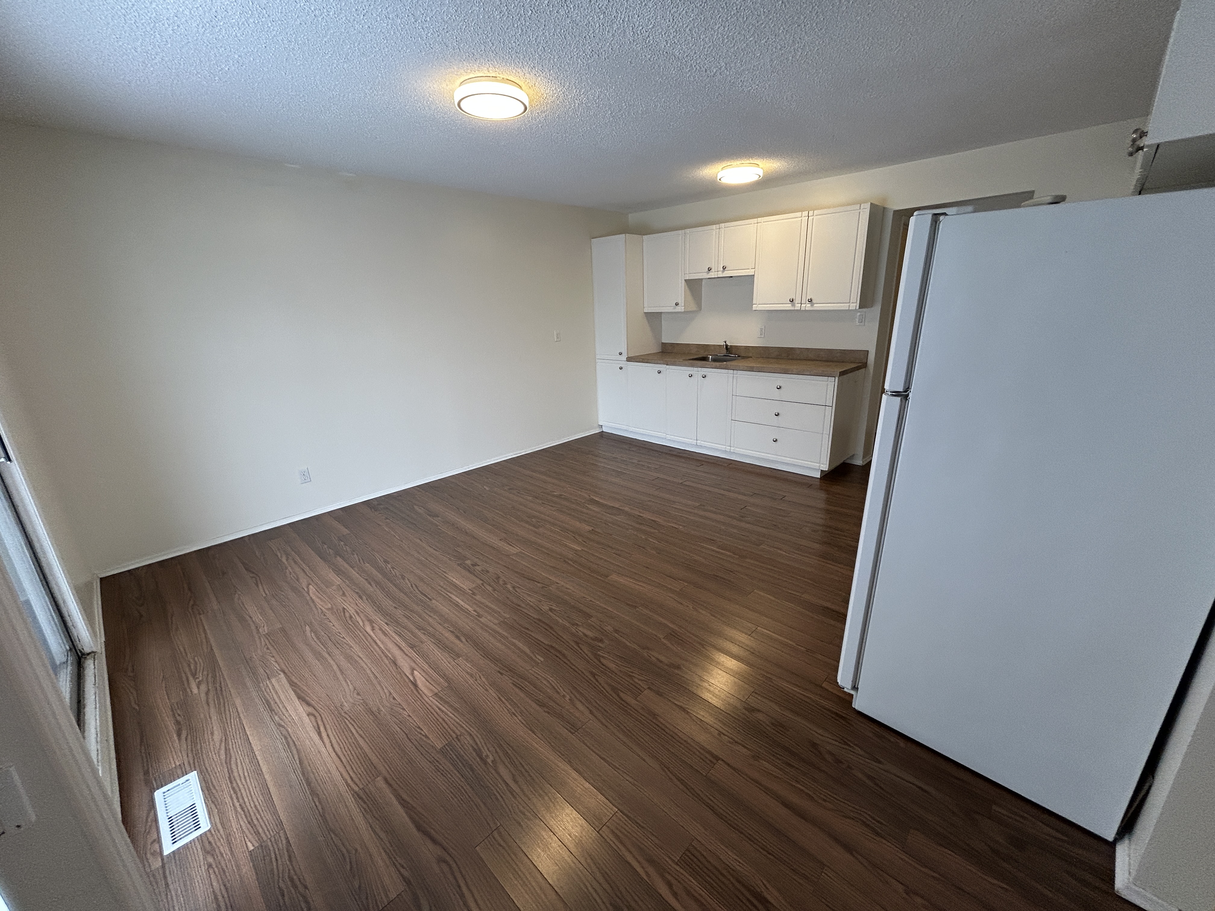 9902 Wilde Rd SE, Calgary, Alberta, 3 Bedrooms Bedrooms, ,1 BathroomBathrooms,Townhome,For Rent,Wilde Rd ,1408