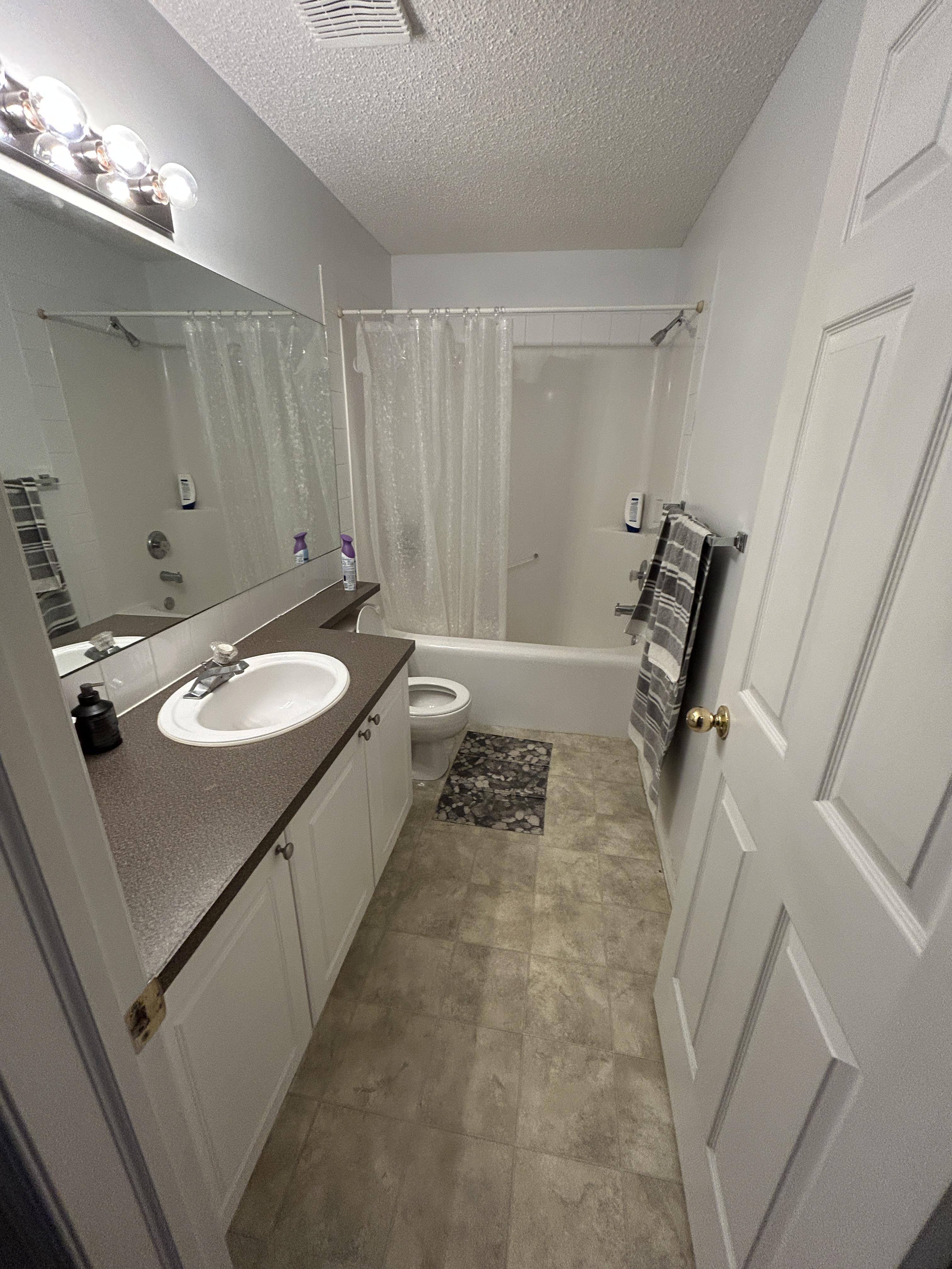 215, 126 14 Ave SW, Calgary, Alberta, 2 Bedrooms Bedrooms, ,2 BathroomsBathrooms,Condo,For Rent,Polo Terrace,14 Ave ,215,1412