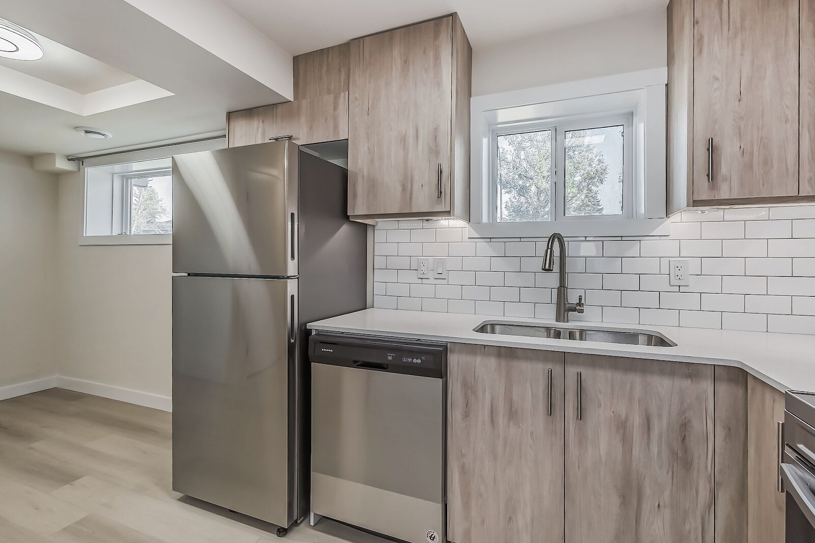 7617B 22 St SE, Calgary, Alberta T2W 2T6, 2 Bedrooms Bedrooms, ,1 BathroomBathrooms,Apartment,For Rent,22 St,1417