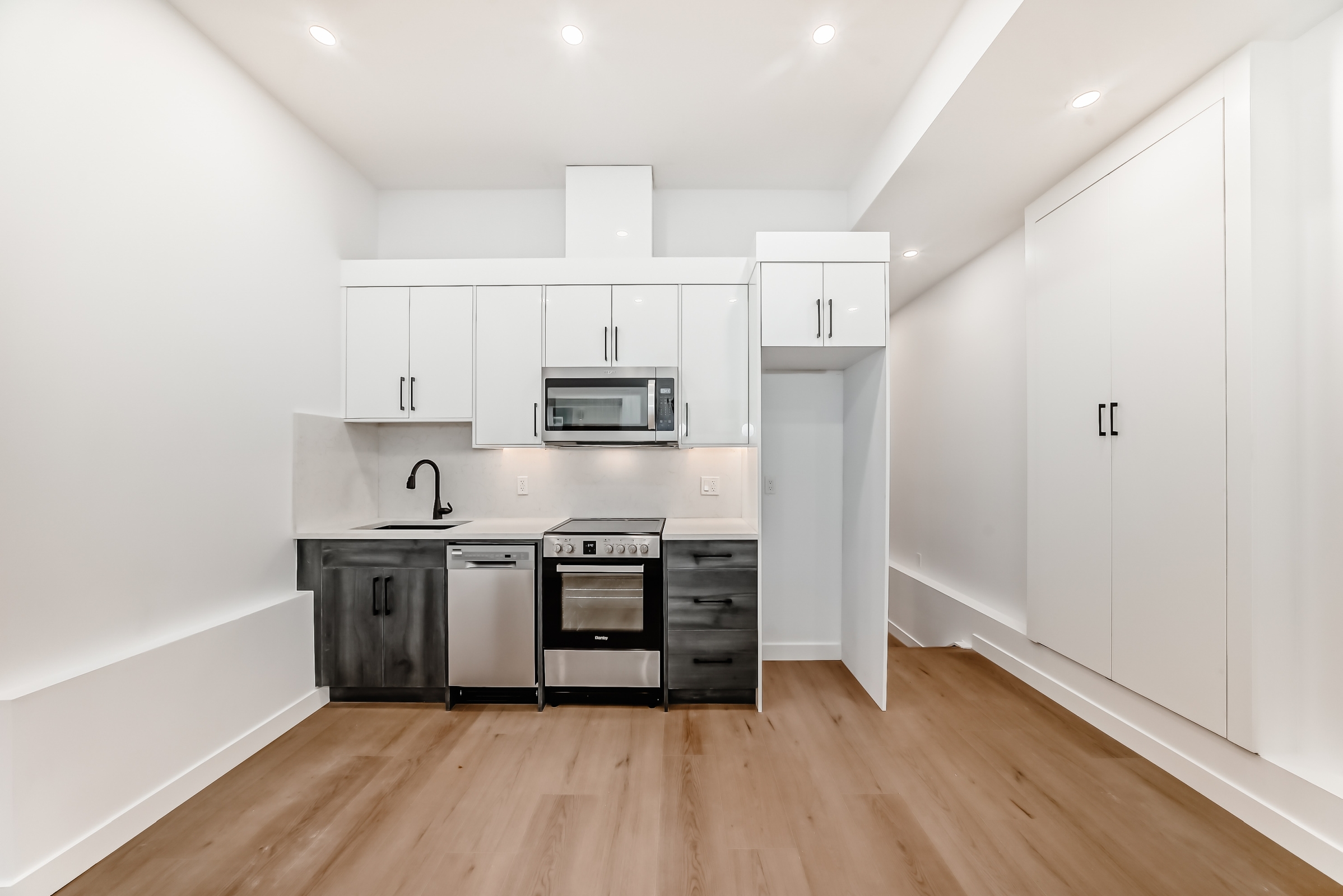 201, 6208 Bowwood Dr NW, Calgary, Alberta, 1 Bedroom Bedrooms, ,1 BathroomBathrooms,Townhome,For Rent,Bowwood Dr NW,201,1423 201, 6208 Bowwood Dr NW, Calgary, Alberta, 1 Bedroom Bedrooms, ,1 BathroomBathrooms,Townhome,For Rent,Bowwood Dr NW,201,1423