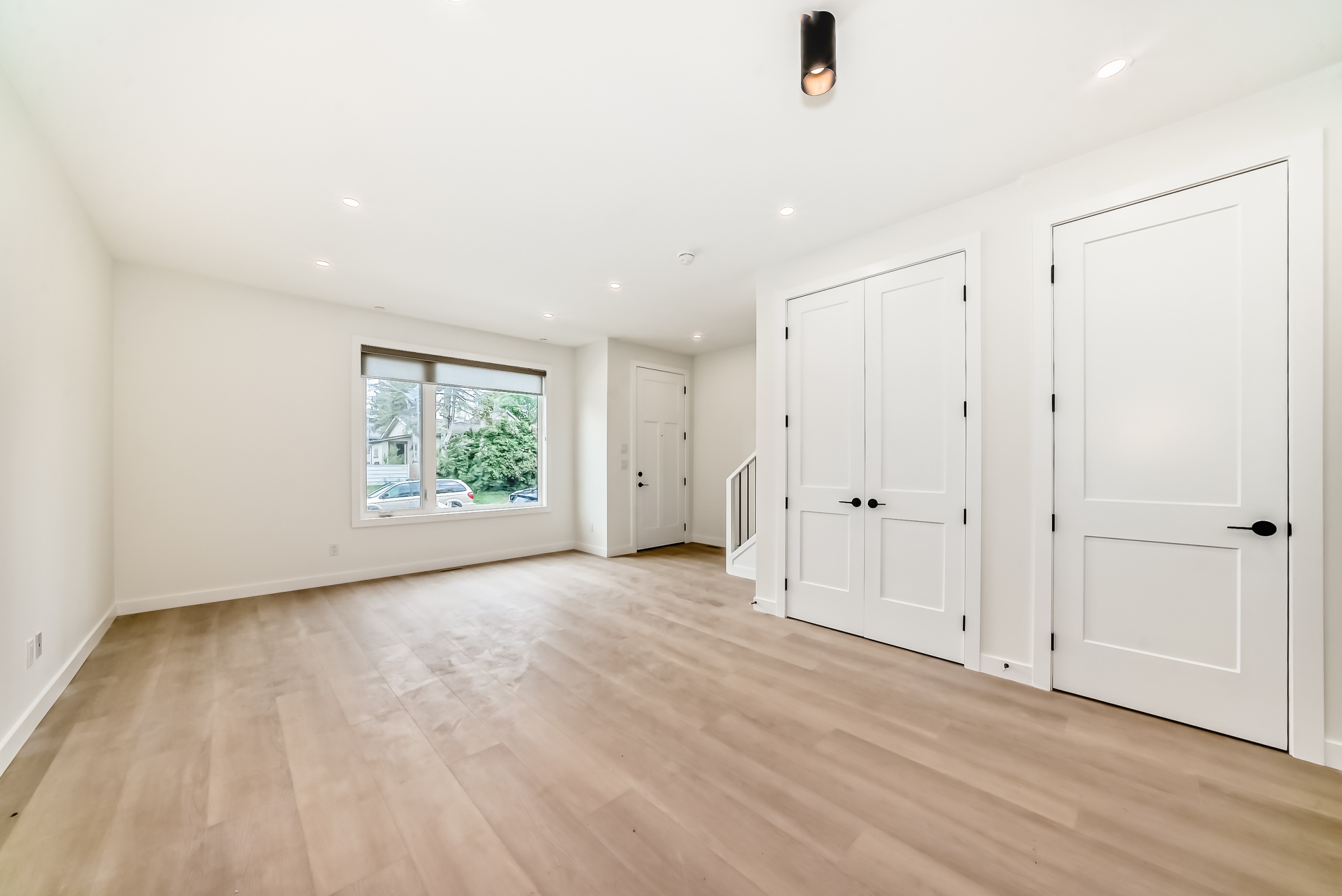 2201 42 St SE, Calgary, Alberta, 3 Bedrooms Bedrooms, ,2 BathroomsBathrooms,Townhome,For Rent,42 St SE,1426