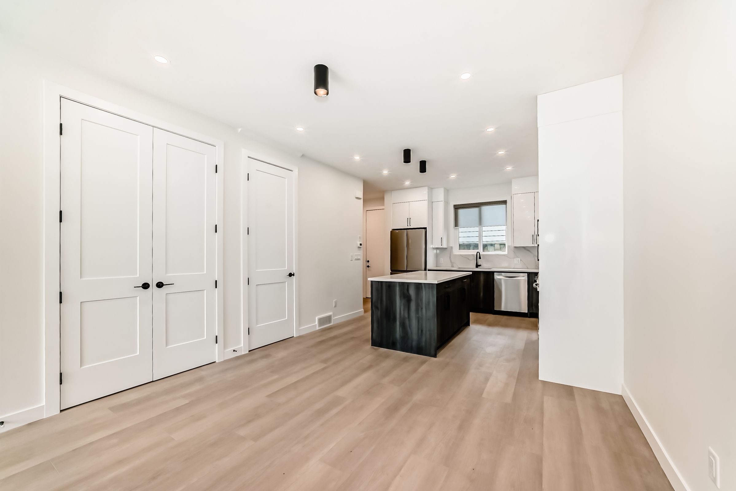 2201 42 St SE, Calgary, Alberta, 3 Bedrooms Bedrooms, ,2 BathroomsBathrooms,Townhome,For Rent,42 St SE,1426