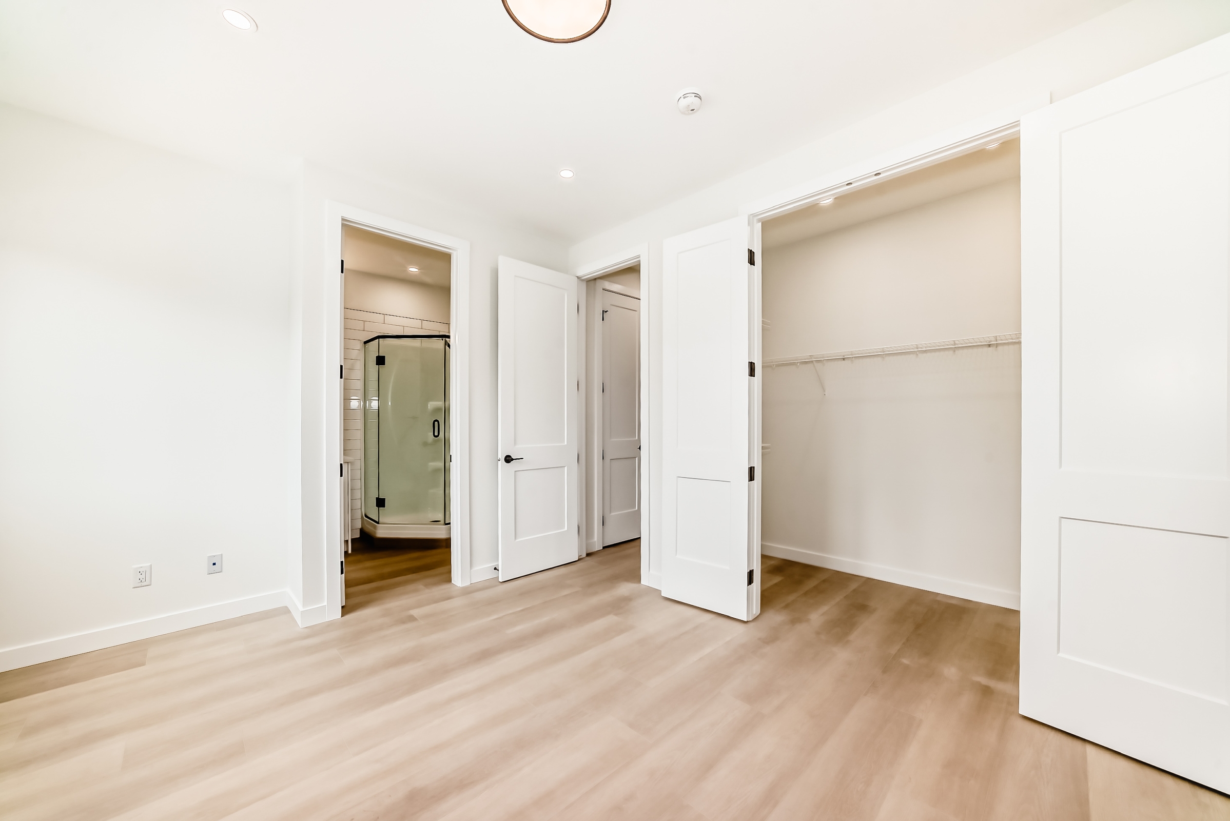 2201 42 St SE, Calgary, Alberta, 3 Bedrooms Bedrooms, ,2 BathroomsBathrooms,Townhome,For Rent,42 St SE,1426