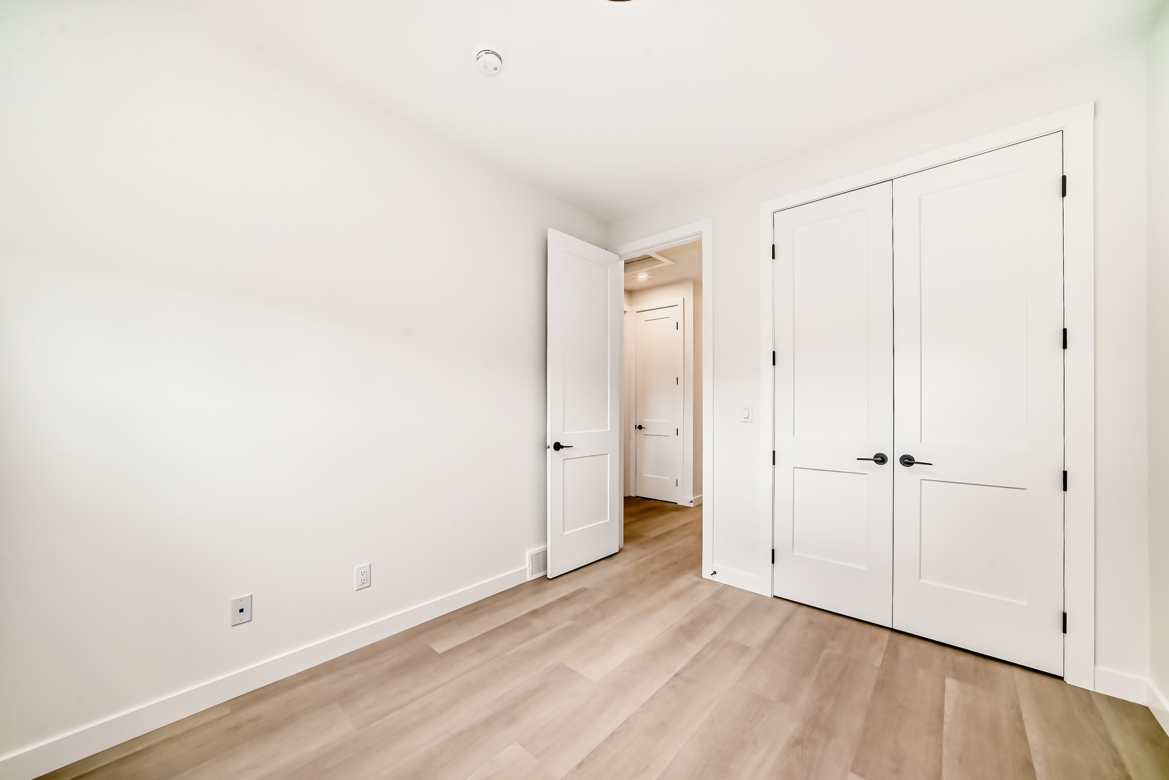 2201 42 St SE, Calgary, Alberta, 3 Bedrooms Bedrooms, ,2 BathroomsBathrooms,Townhome,For Rent,42 St SE,1426